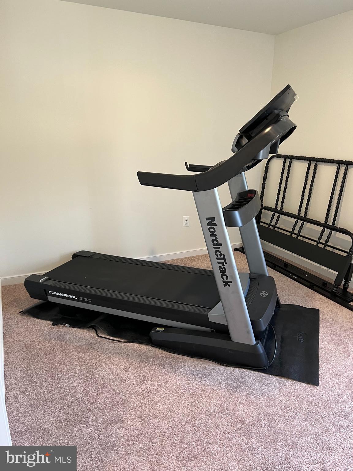 ROLLING WOODS - Residential