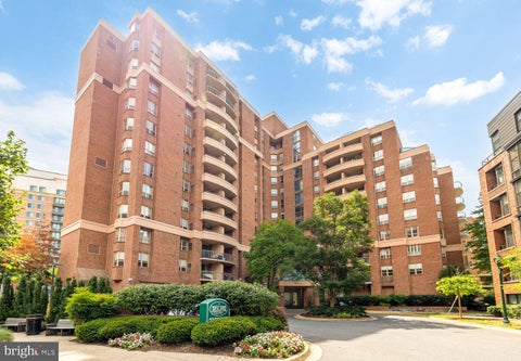 Photo of 4808 Moorland Lane #1102, BETHESDA, MD 20814 (MLS # MDMC2242754)