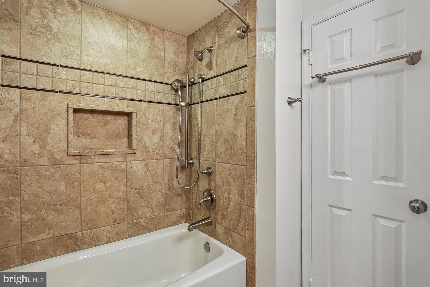 CASHELL MANOR - Residential