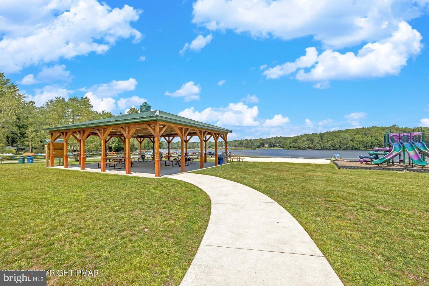 ARROWHEAD NORHT - Residential