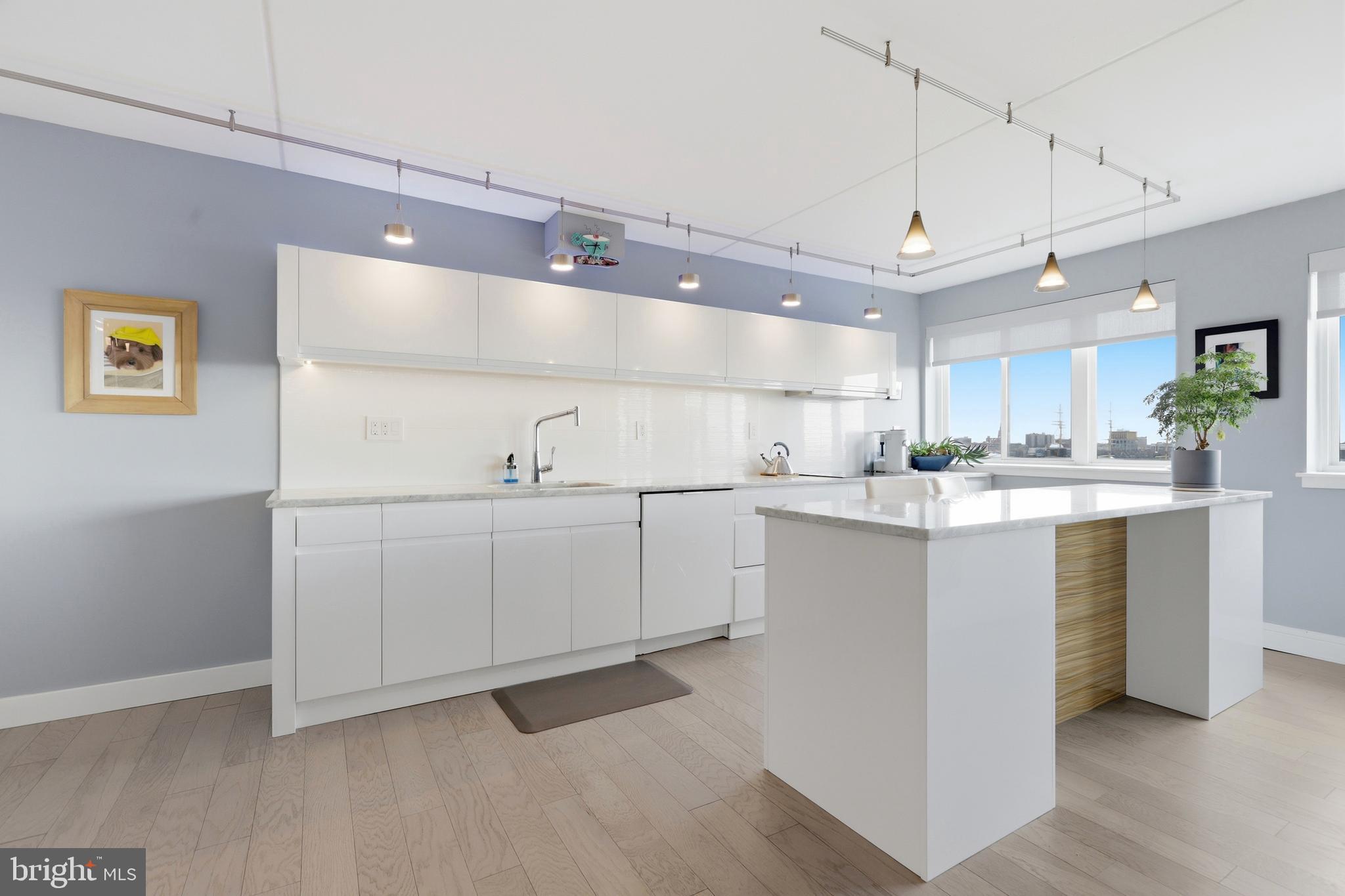 SOCIETY HILL - Residential