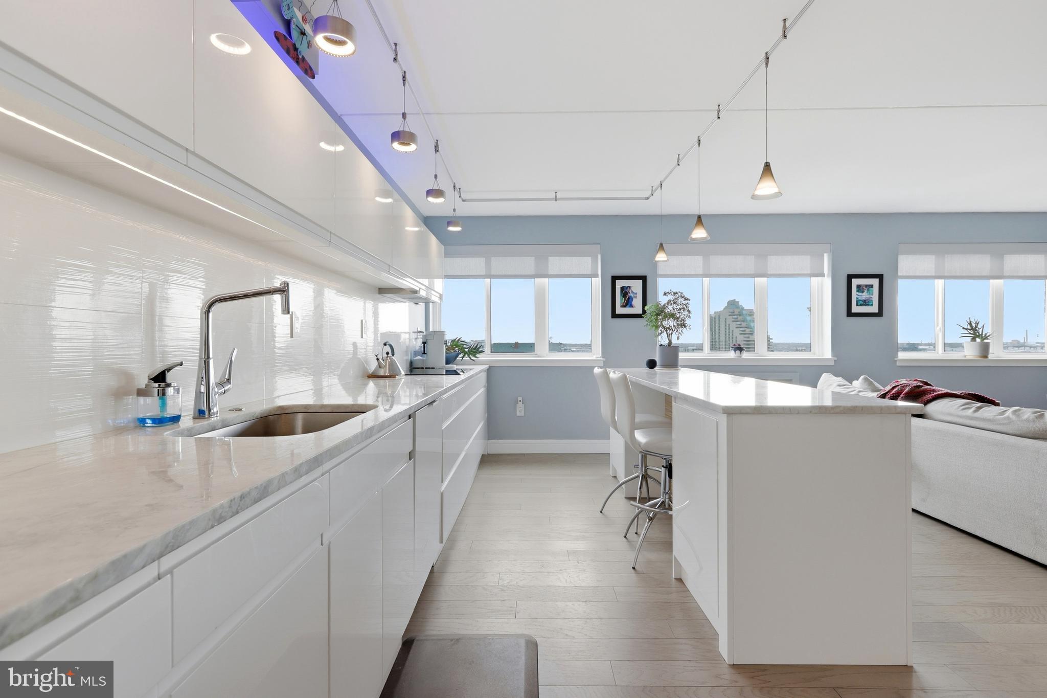 SOCIETY HILL - Residential