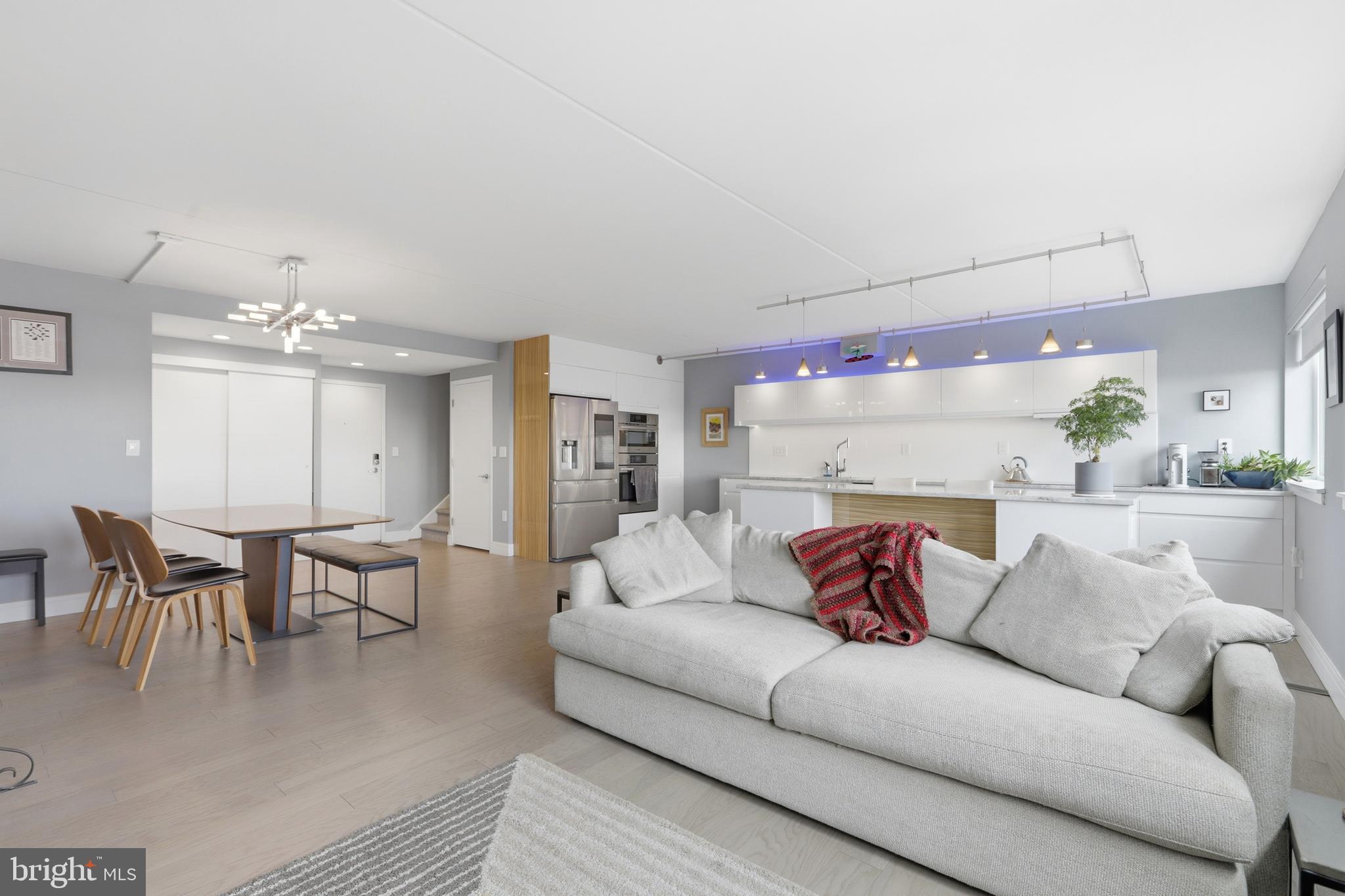 SOCIETY HILL - Residential