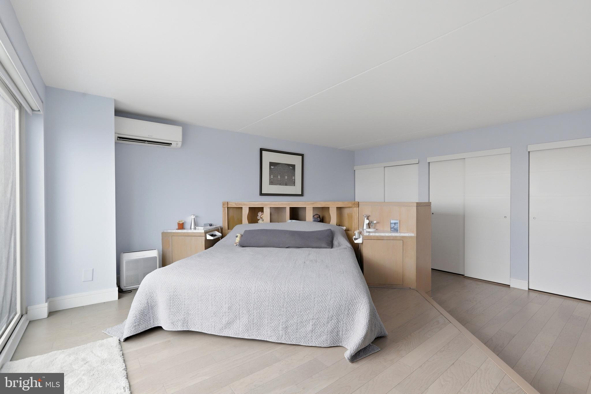 SOCIETY HILL - Residential