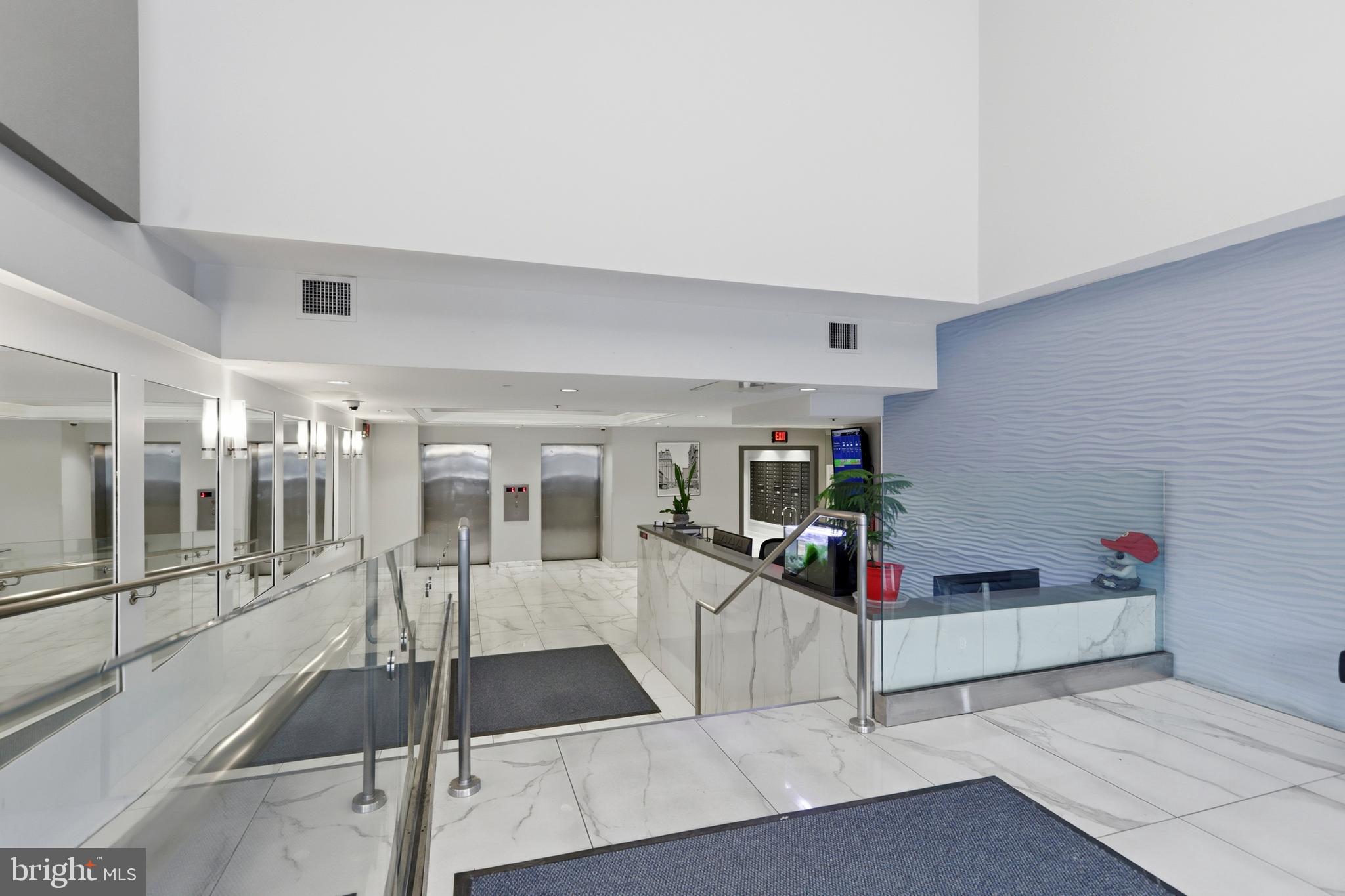 SOCIETY HILL - Residential