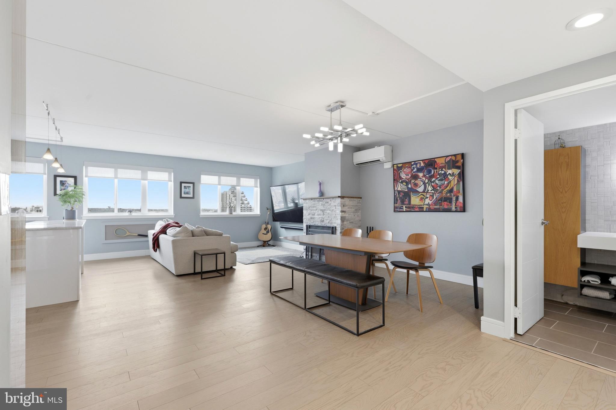 SOCIETY HILL - Residential