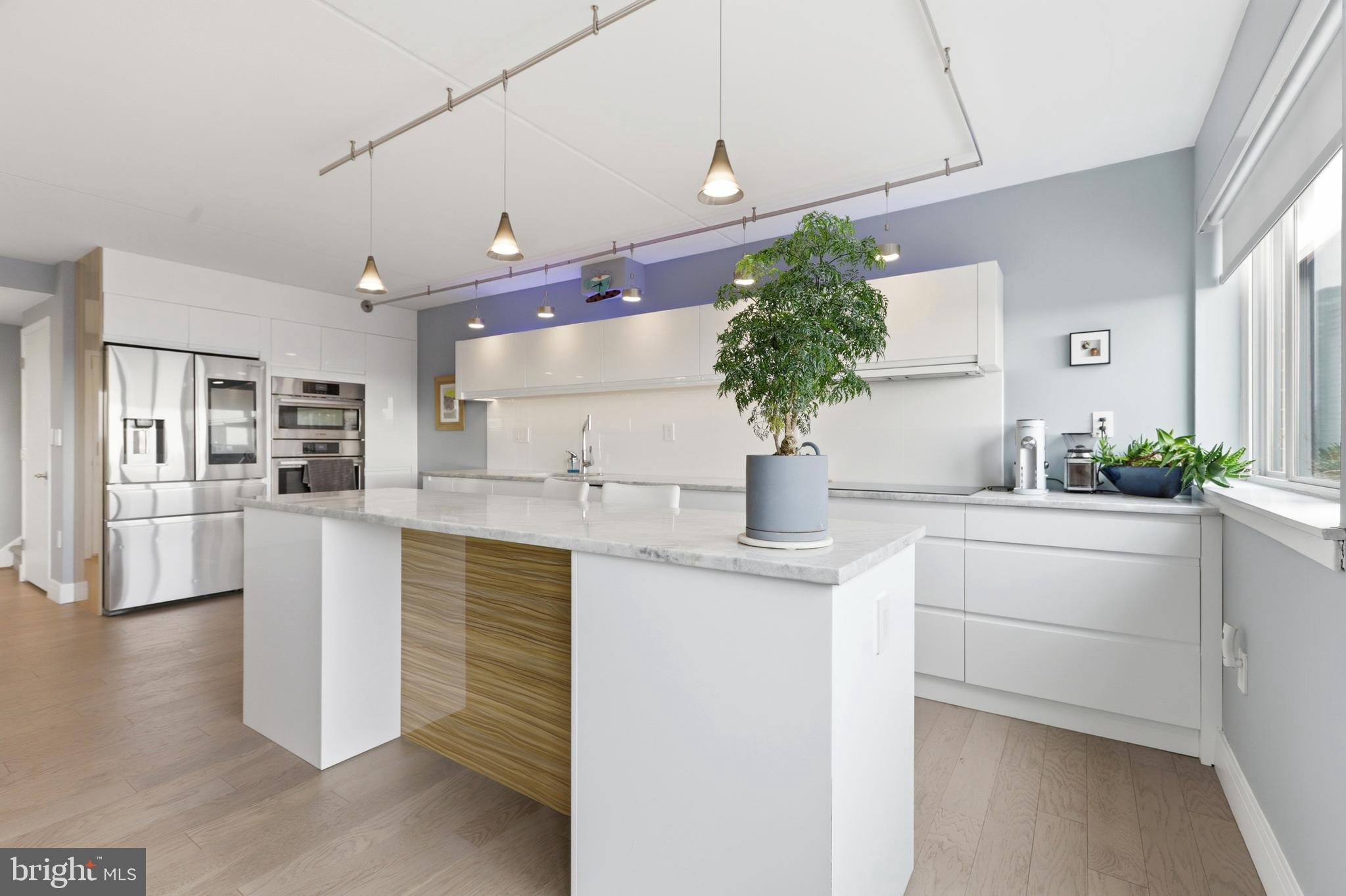 SOCIETY HILL - Residential