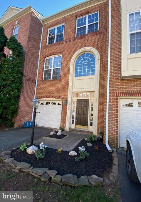 Townhouse For Rent - 13030 Park Crescent Circle Cir<br/> Fairfax County, HERNDON, VA 20171