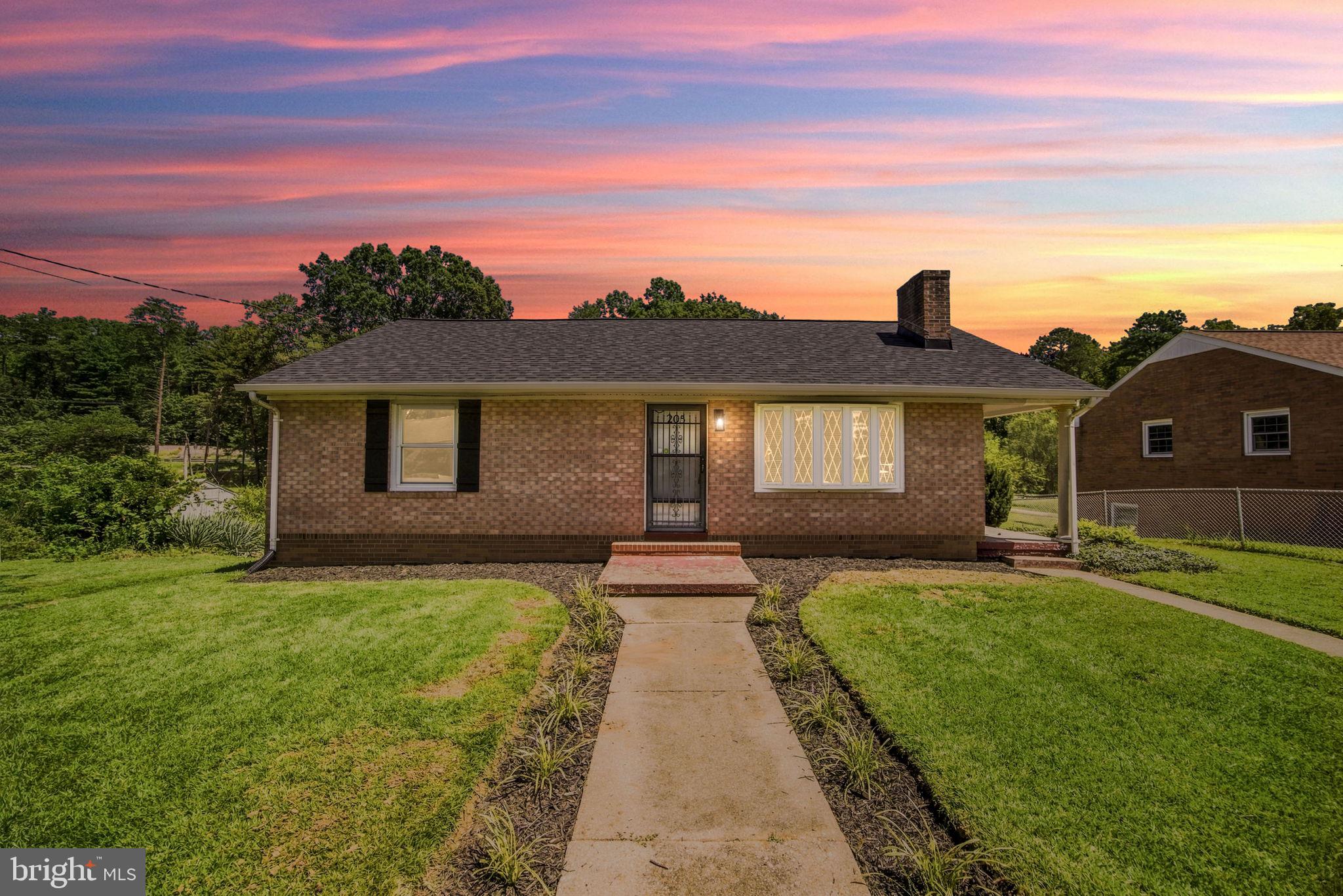205 MAPLE STREET