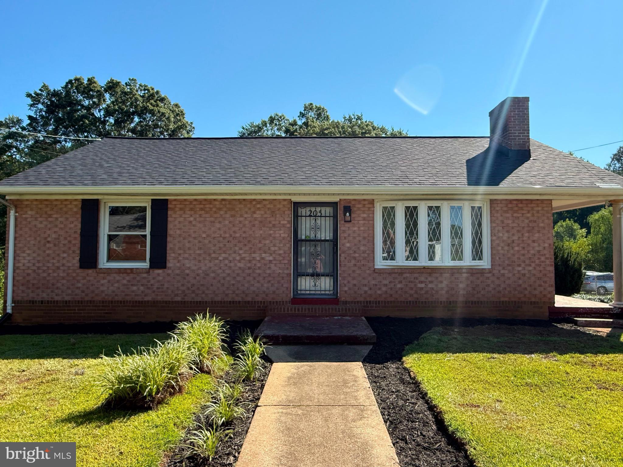 205 MAPLE STREET