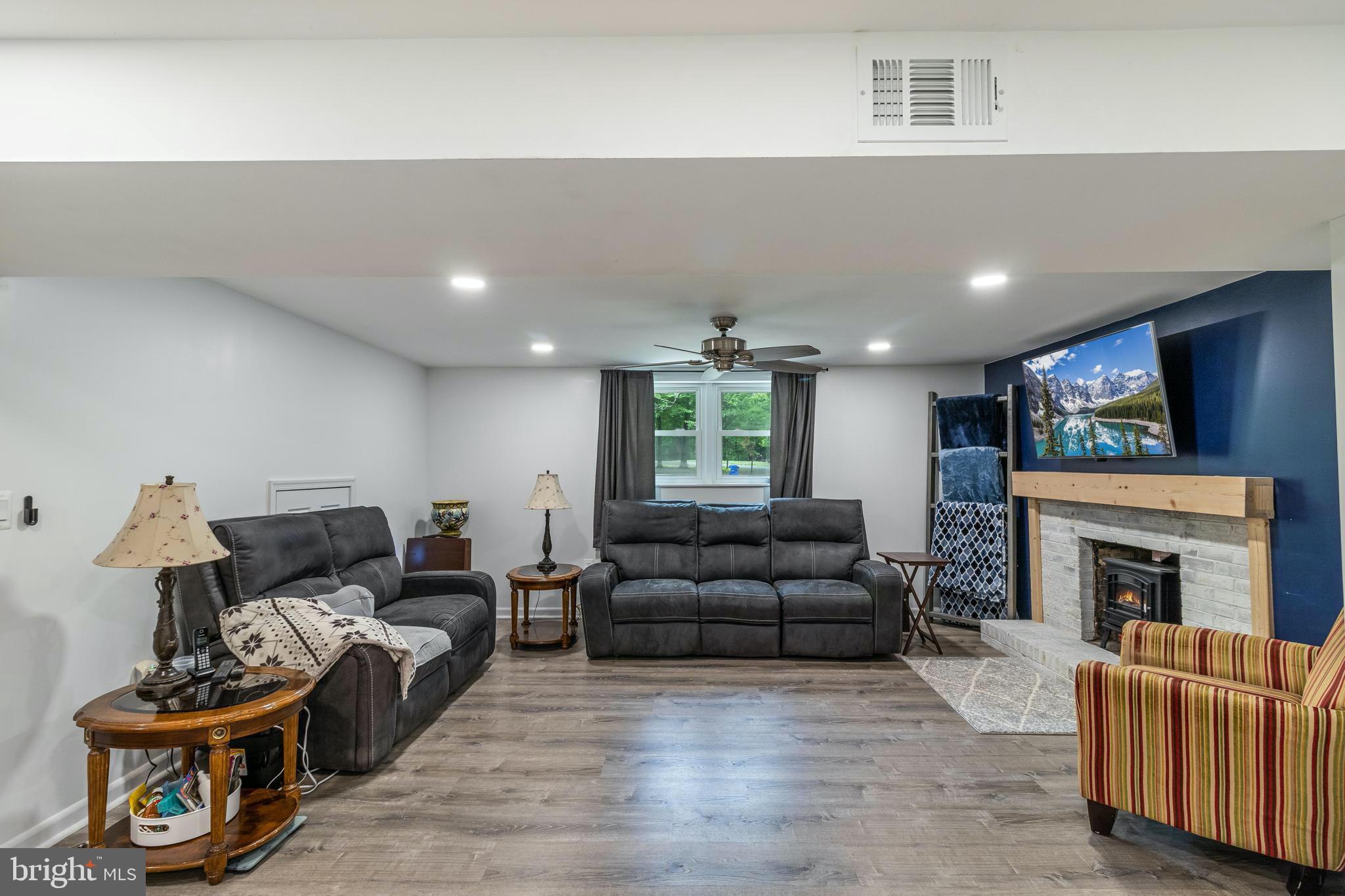 COLUMBIA PARK - Residential