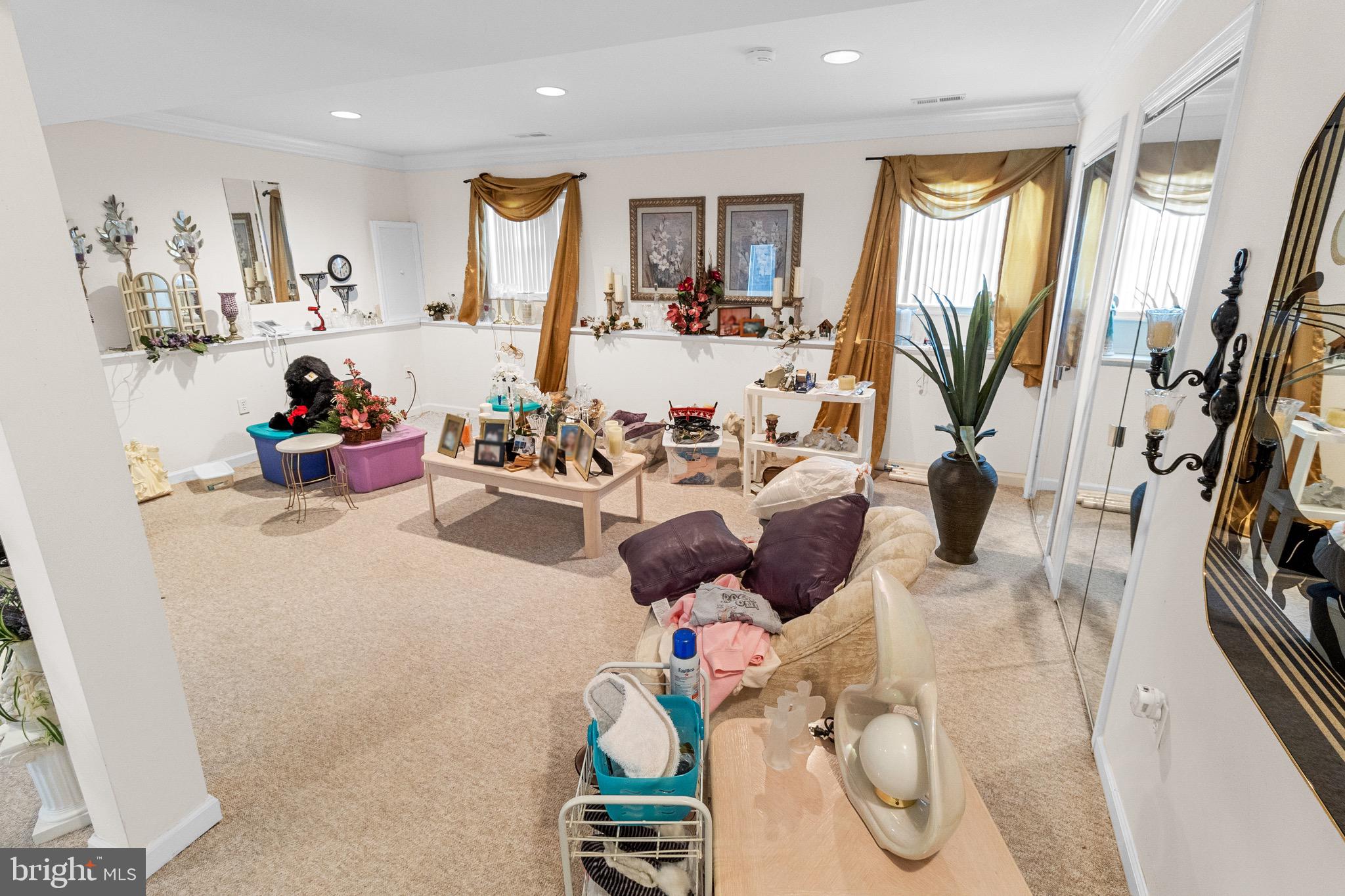 LAUREL RIDGE - Residential