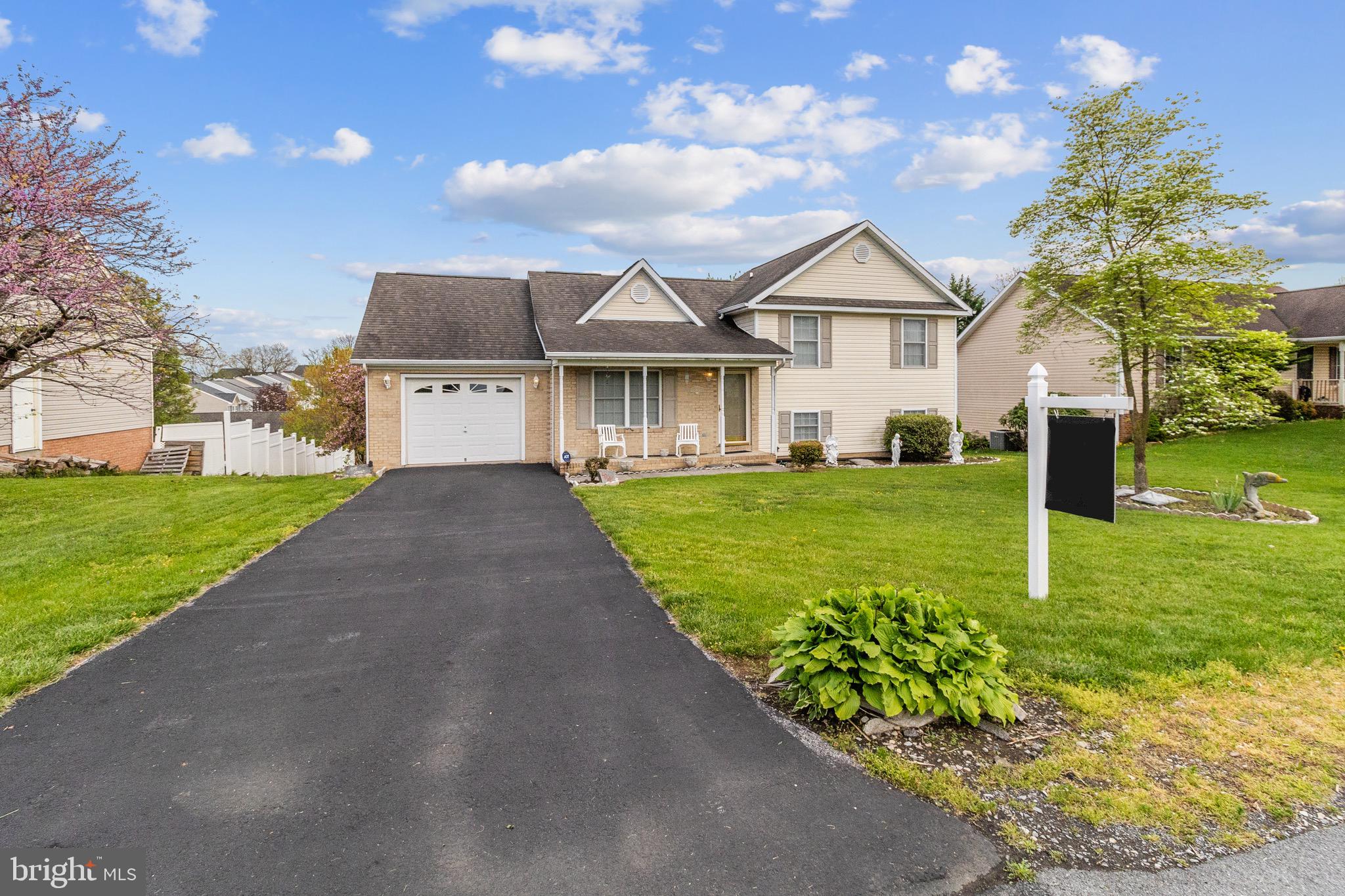 LAUREL RIDGE - Residential