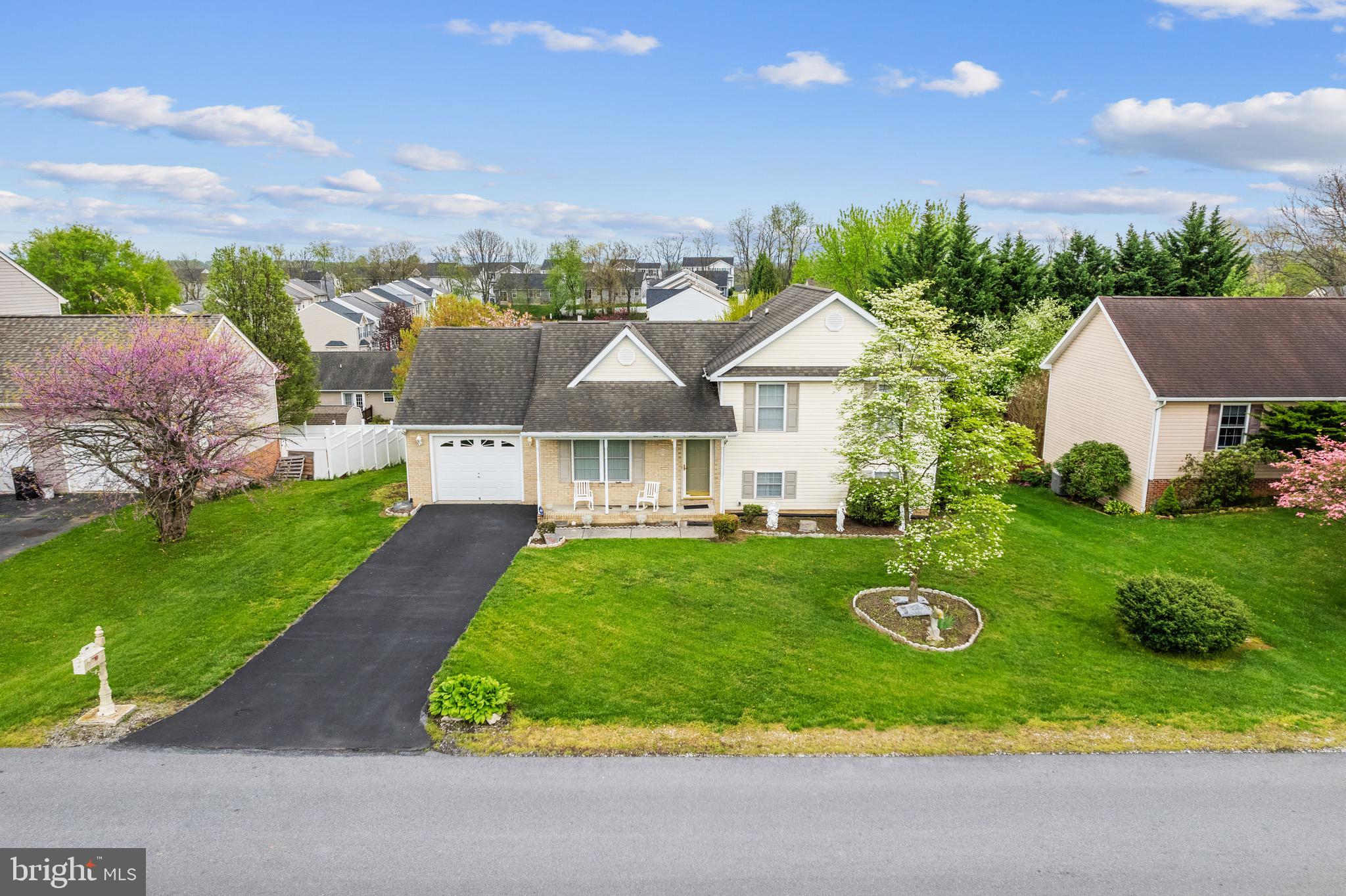 LAUREL RIDGE - Residential