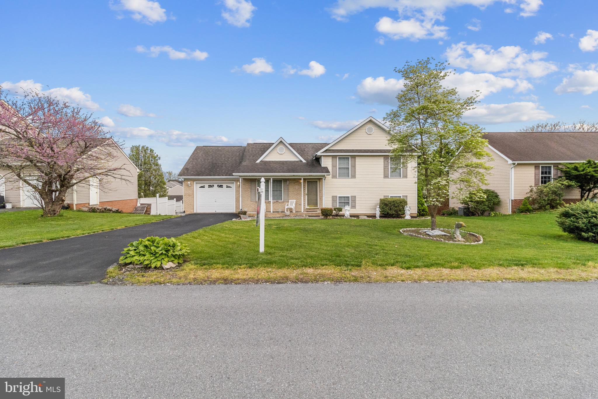 LAUREL RIDGE - Residential