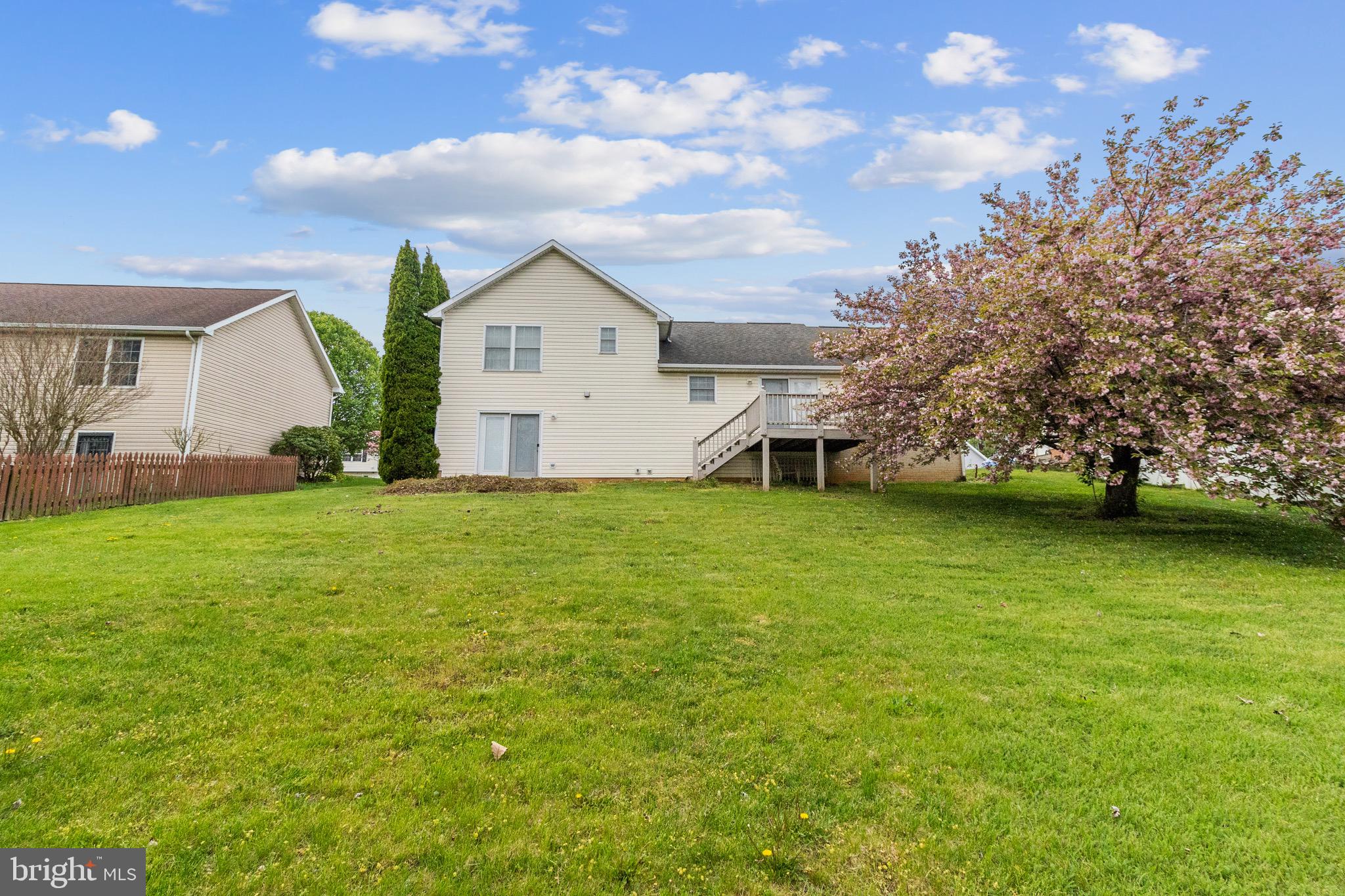 LAUREL RIDGE - Residential