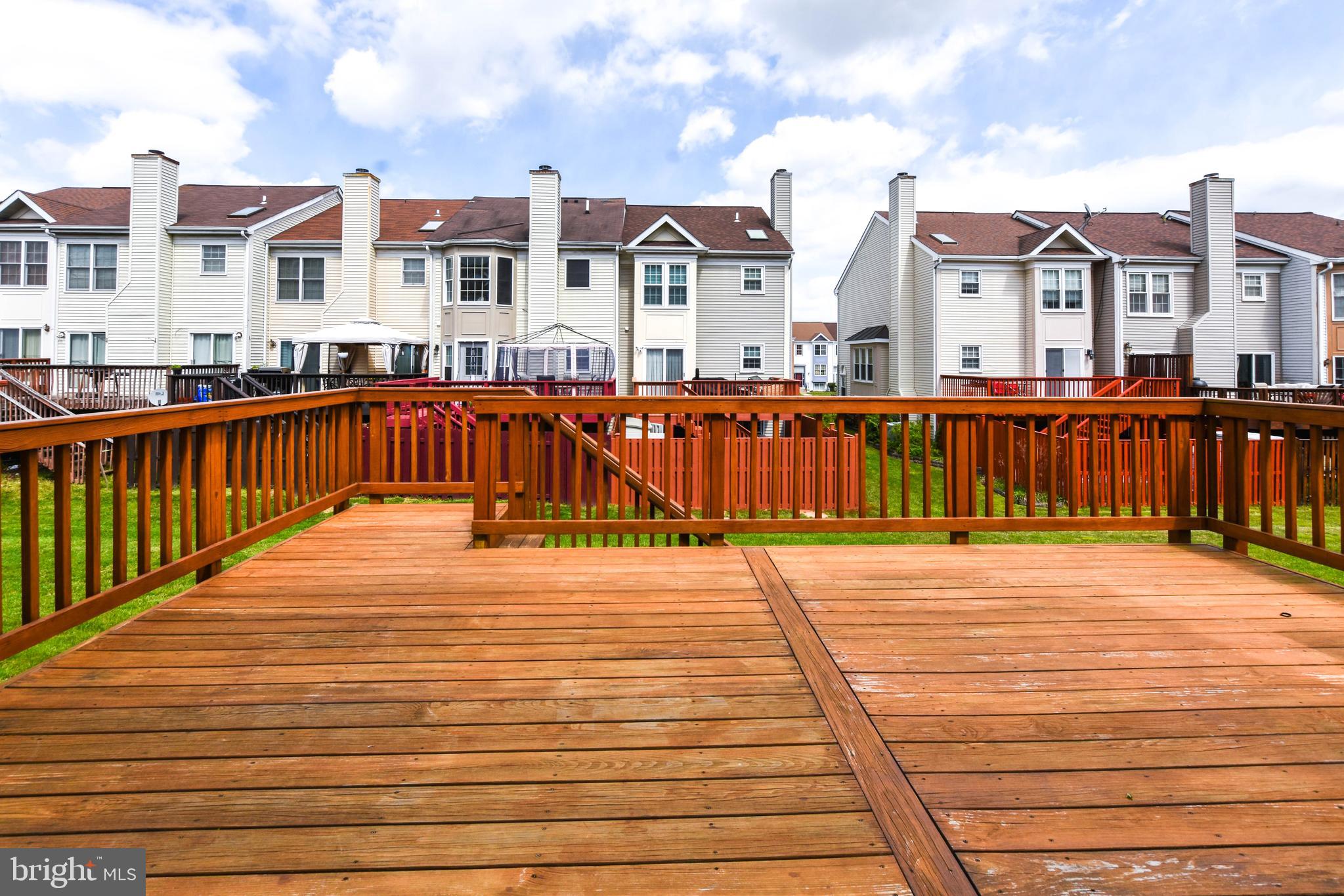 SEVEN OAKS - Residential