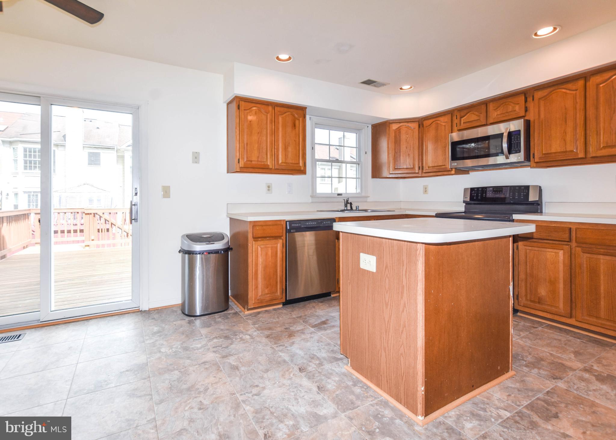 SEVEN OAKS - Residential