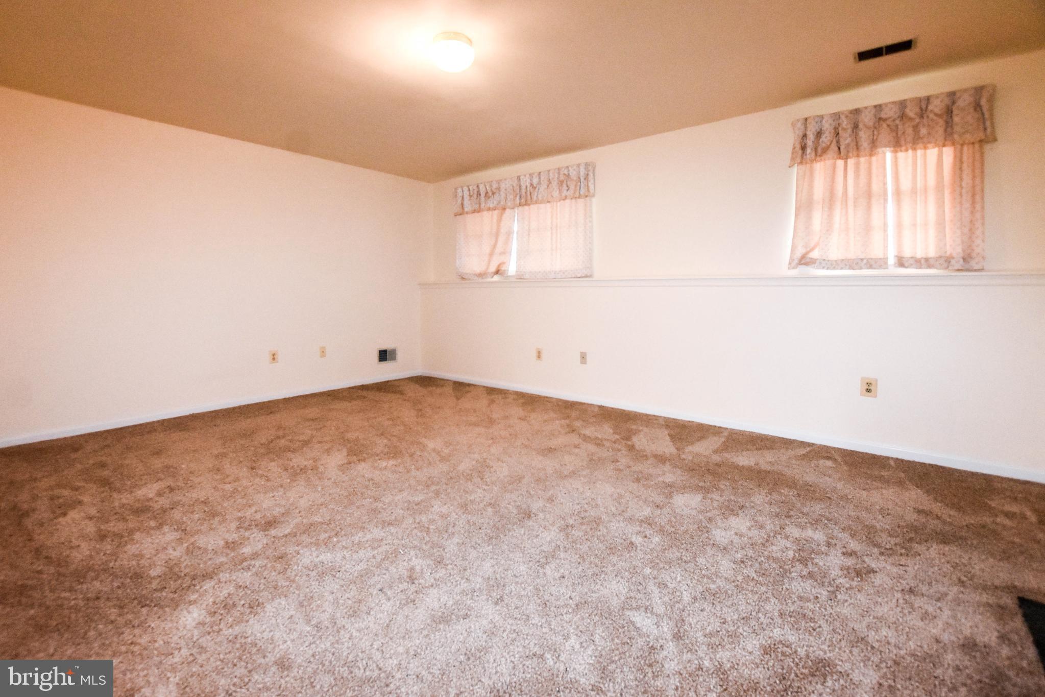 SEVEN OAKS - Residential