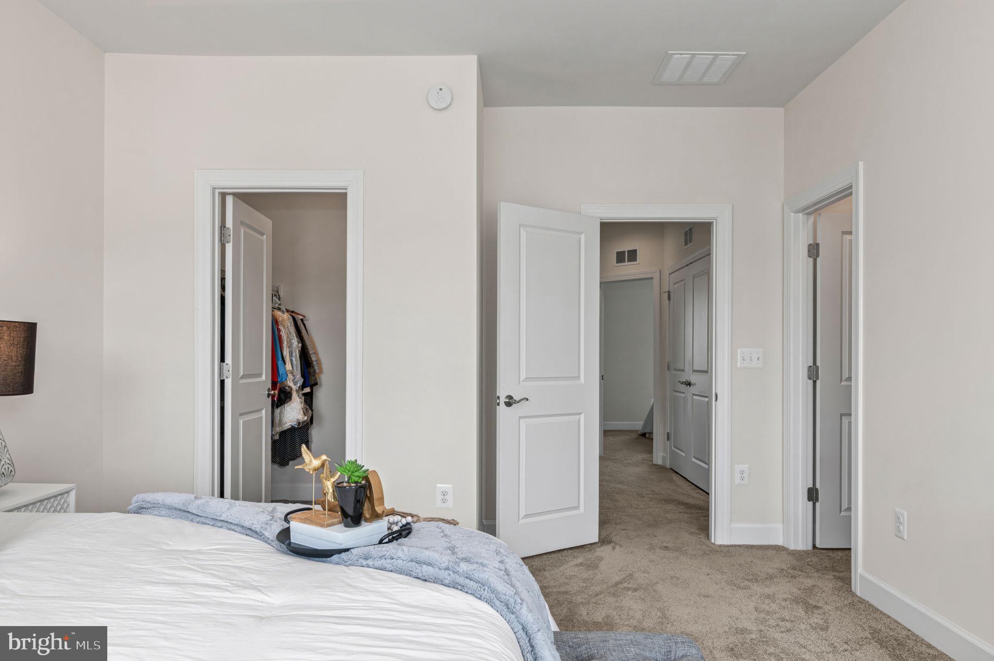 BRADLEY SQUARE - Residential