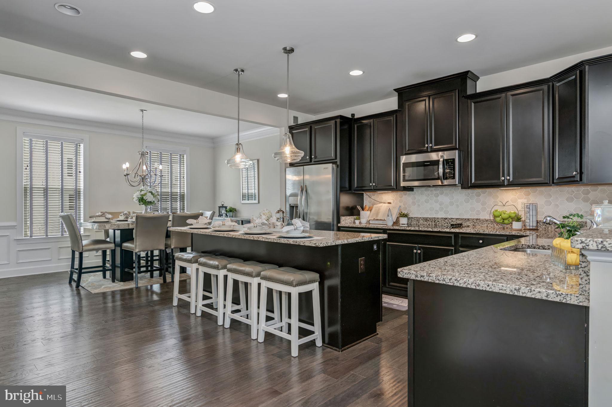 BRADLEY SQUARE - Residential