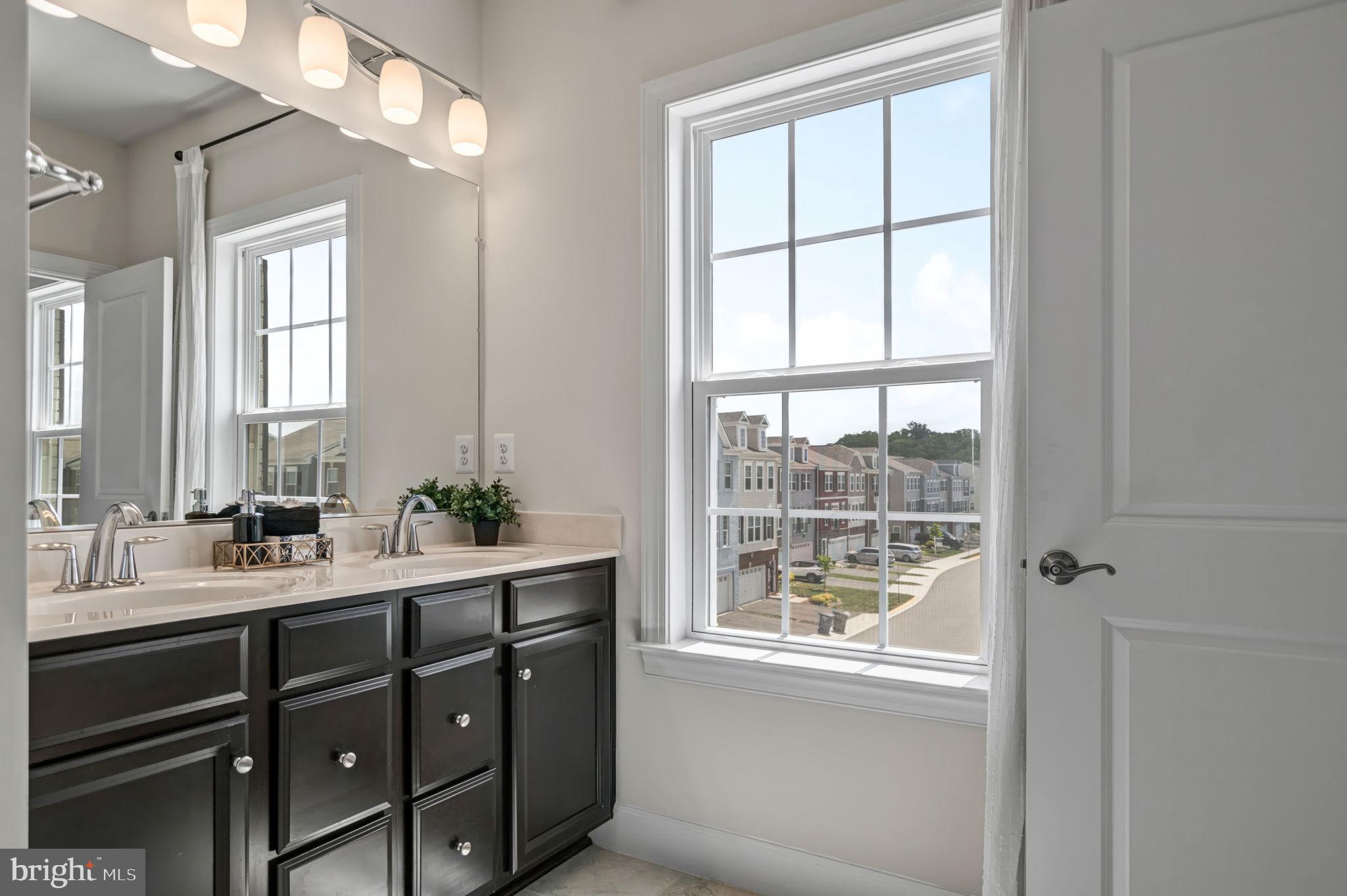 BRADLEY SQUARE - Residential