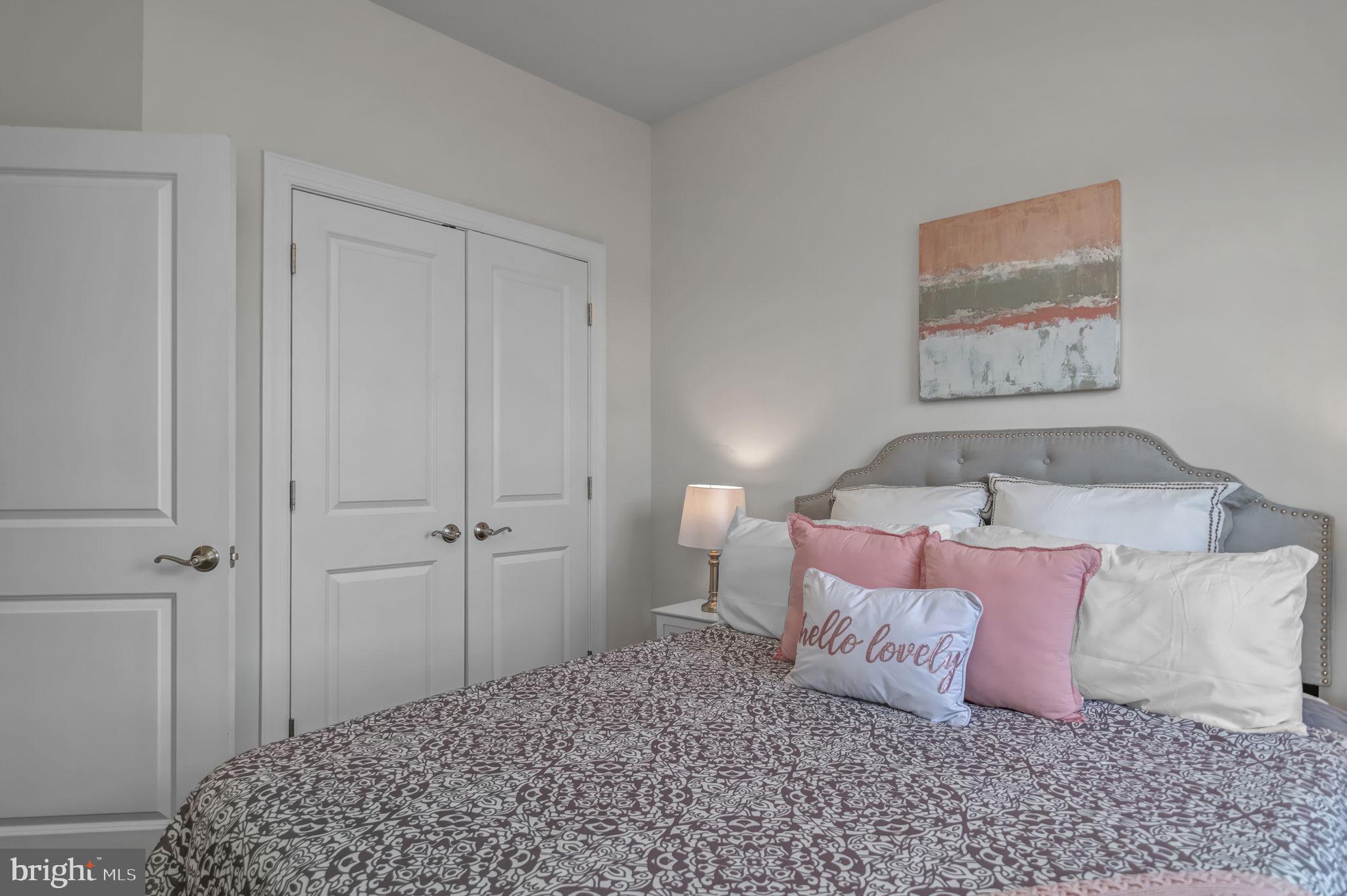 BRADLEY SQUARE - Residential