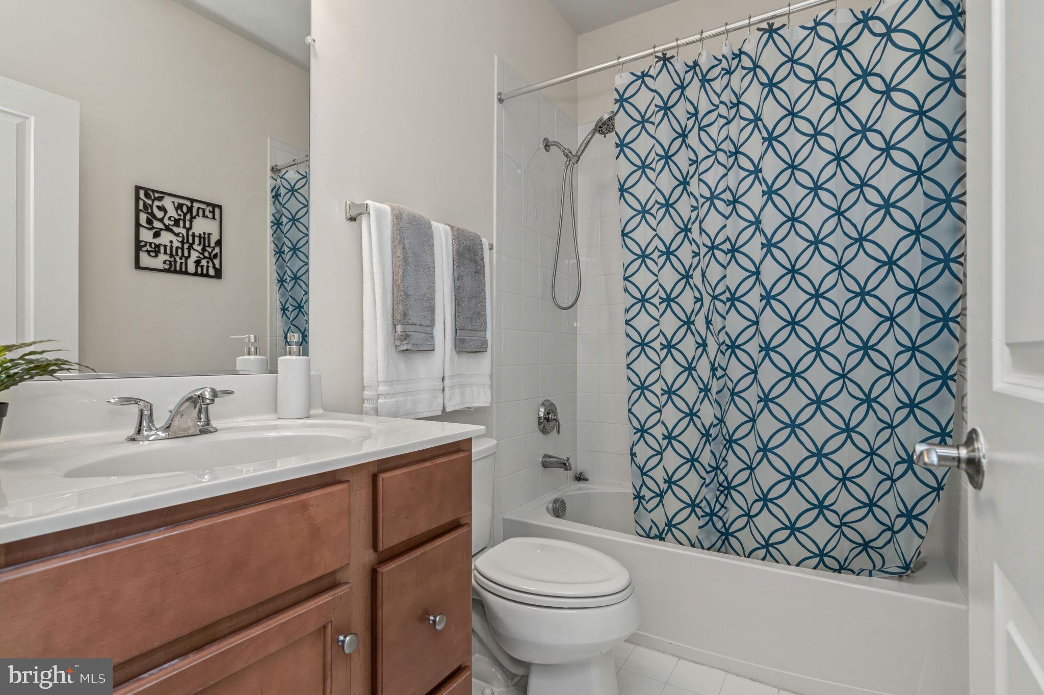 BRADLEY SQUARE - Residential