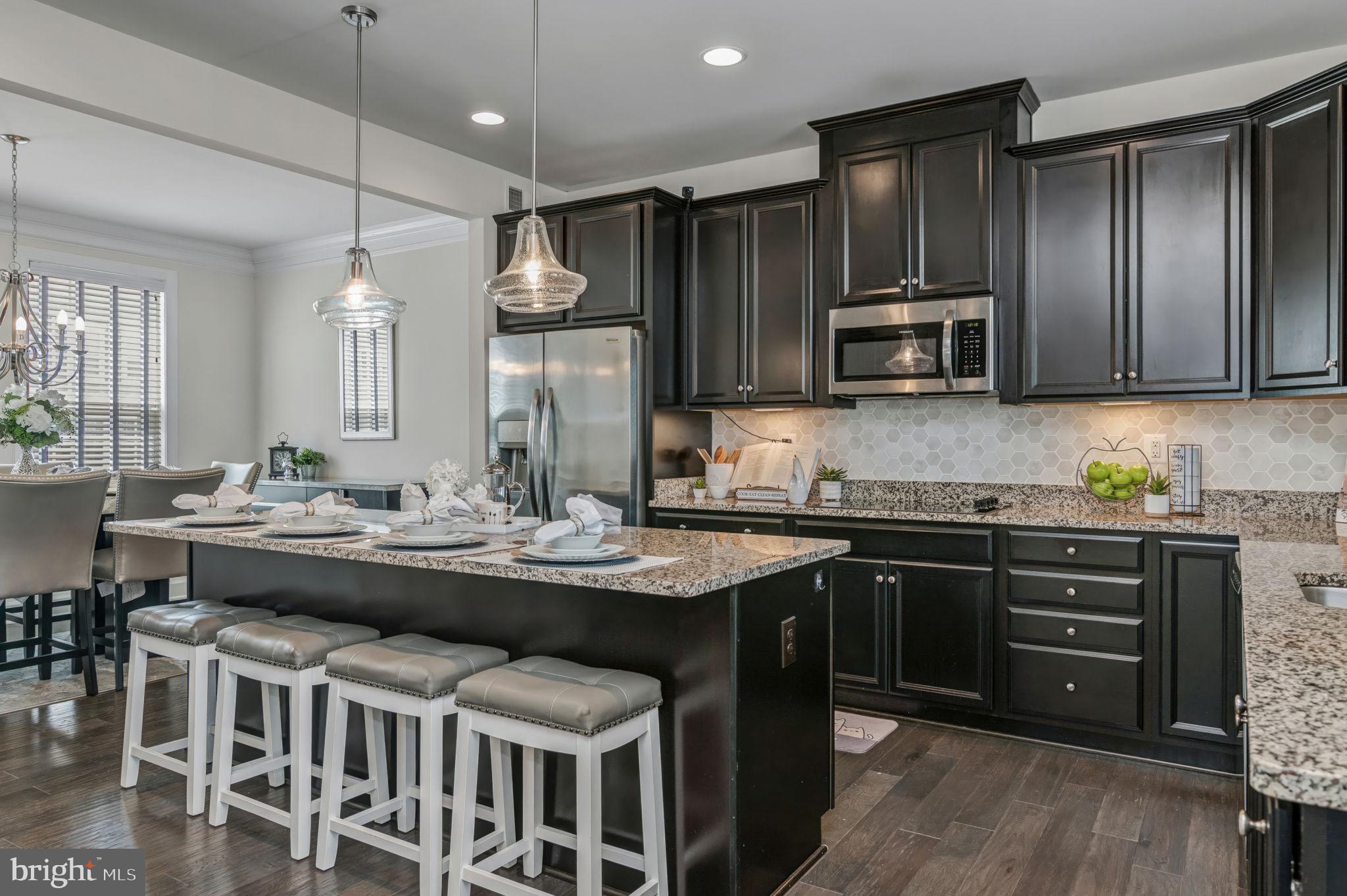 BRADLEY SQUARE - Residential