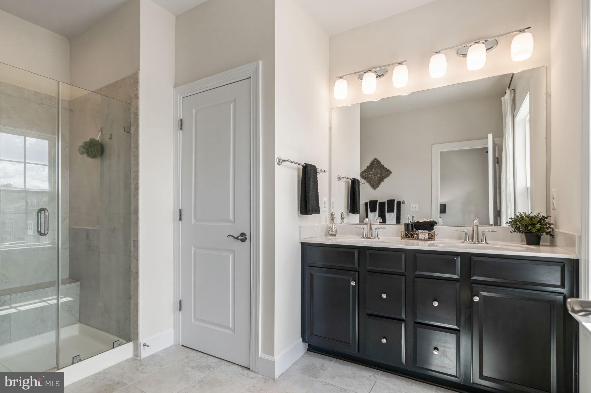 BRADLEY SQUARE - Residential