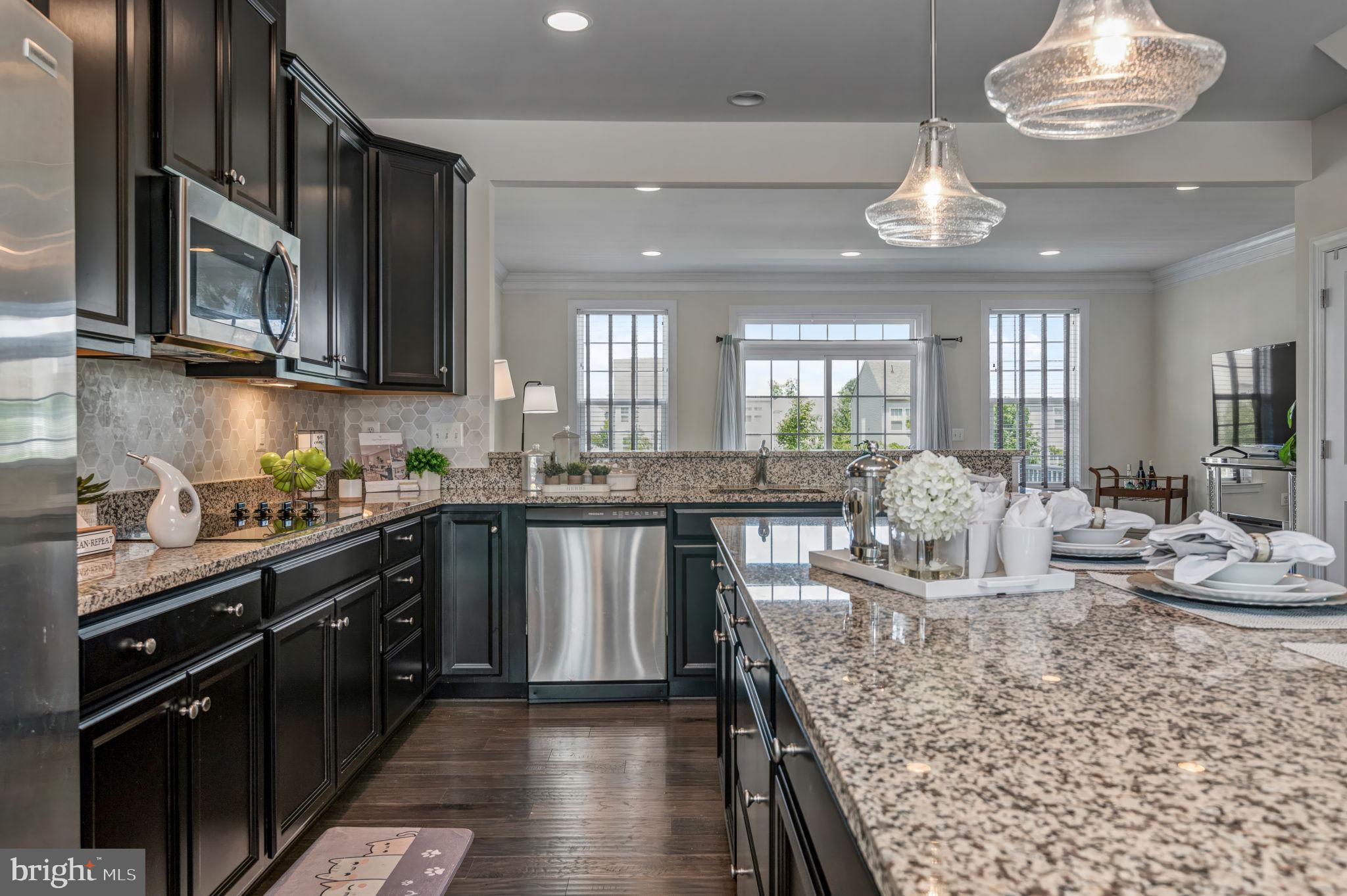 BRADLEY SQUARE - Residential