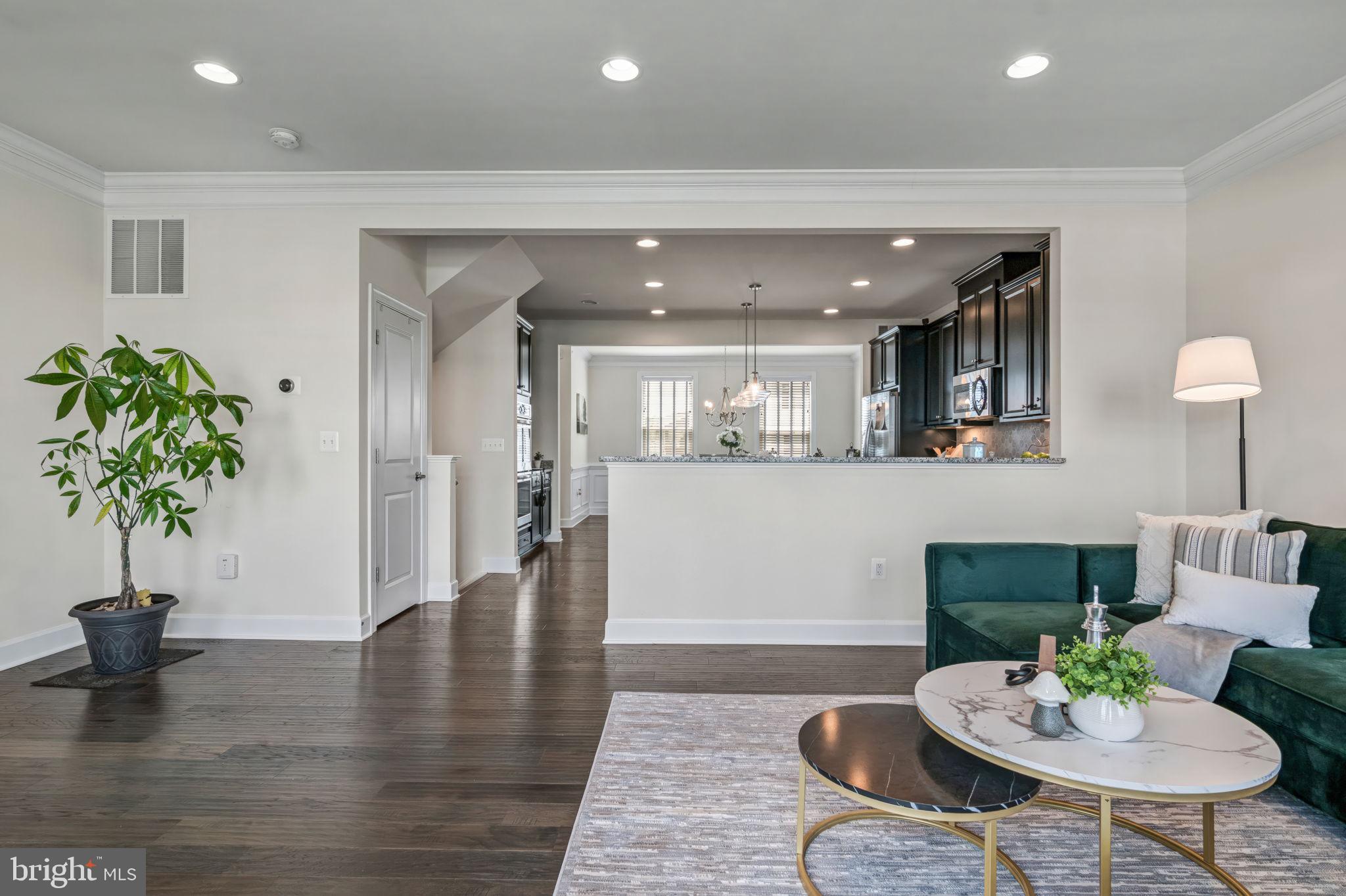 BRADLEY SQUARE - Residential