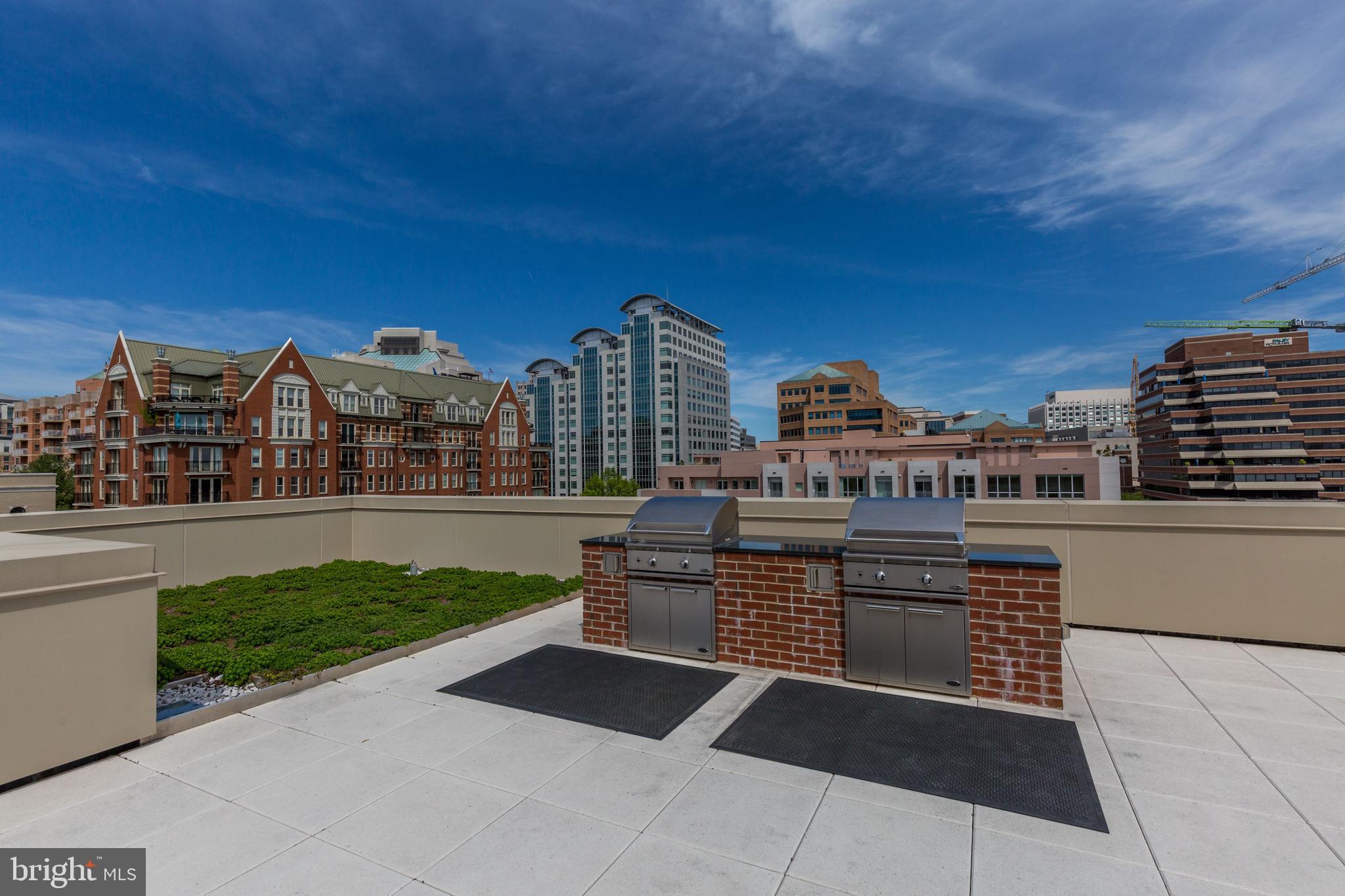 EDGEMOOR - Residential Lease