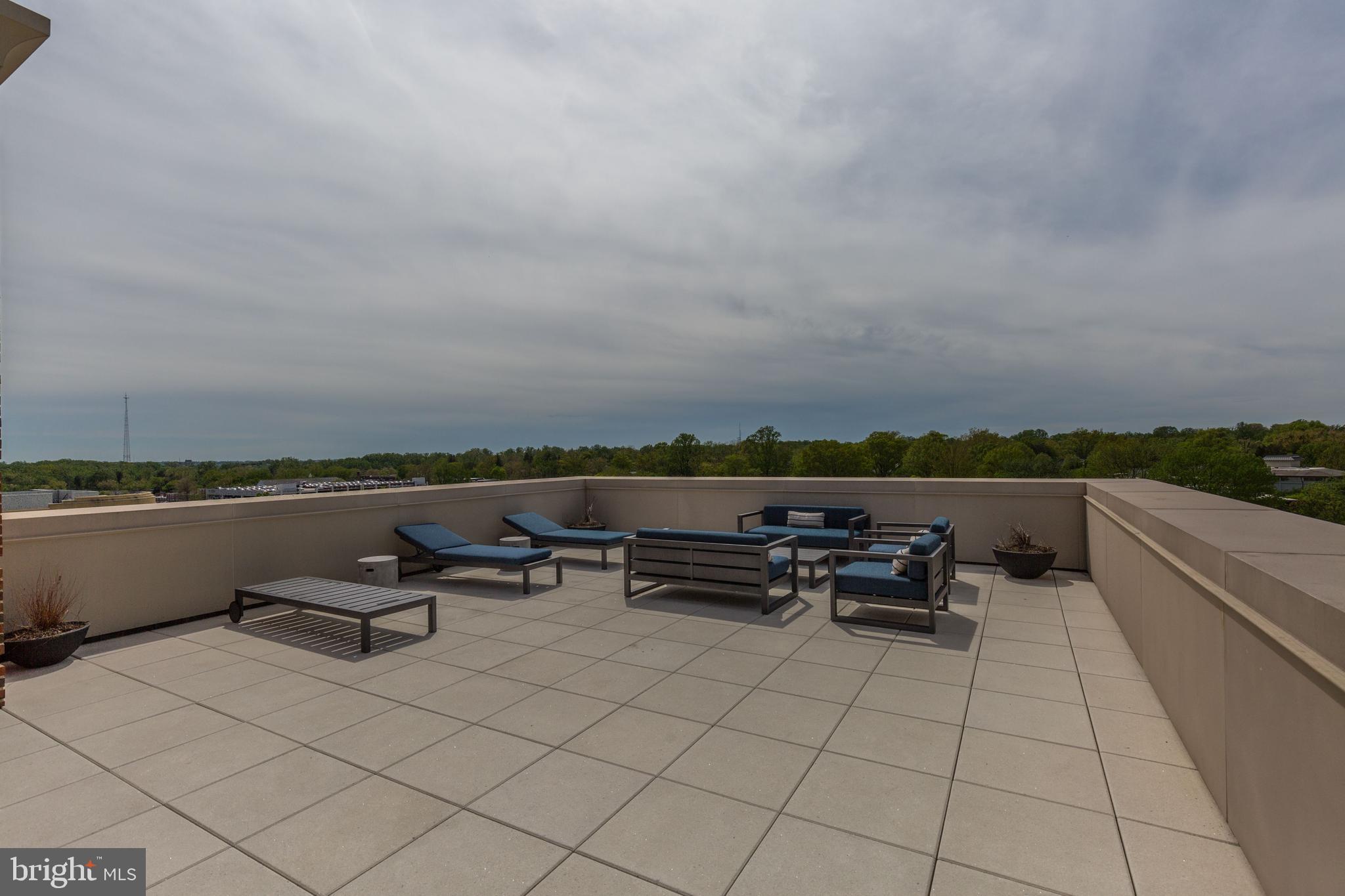 EDGEMOOR - Residential Lease