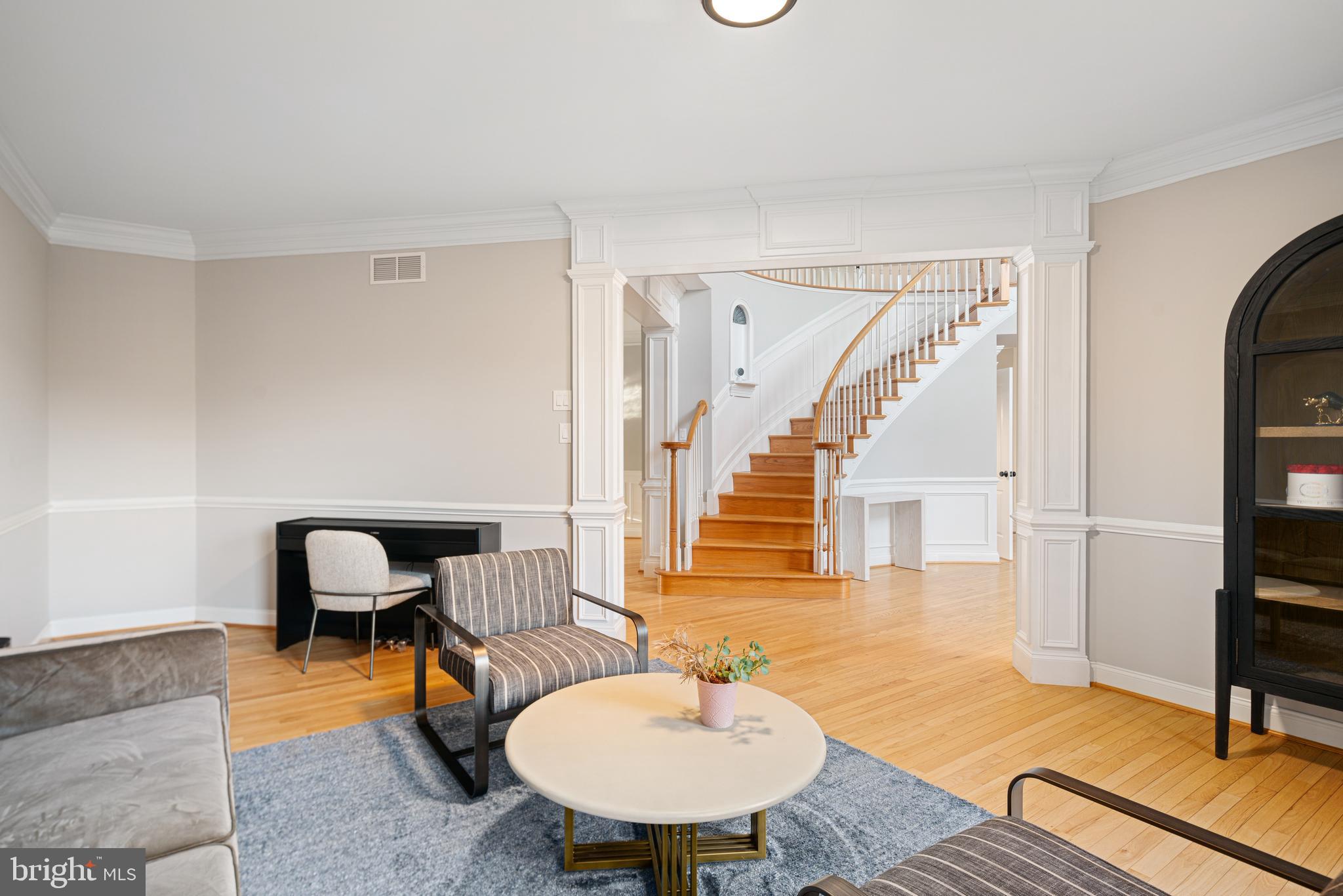 RIVERCREST - Residential