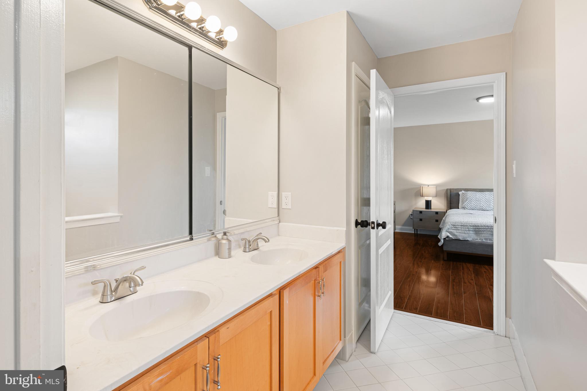 RIVERCREST - Residential