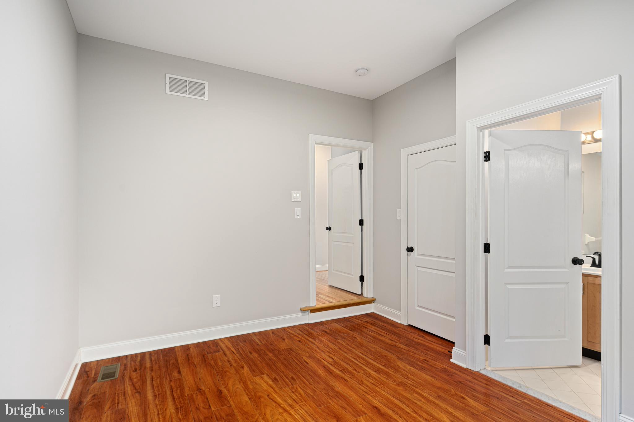 RIVERCREST - Residential