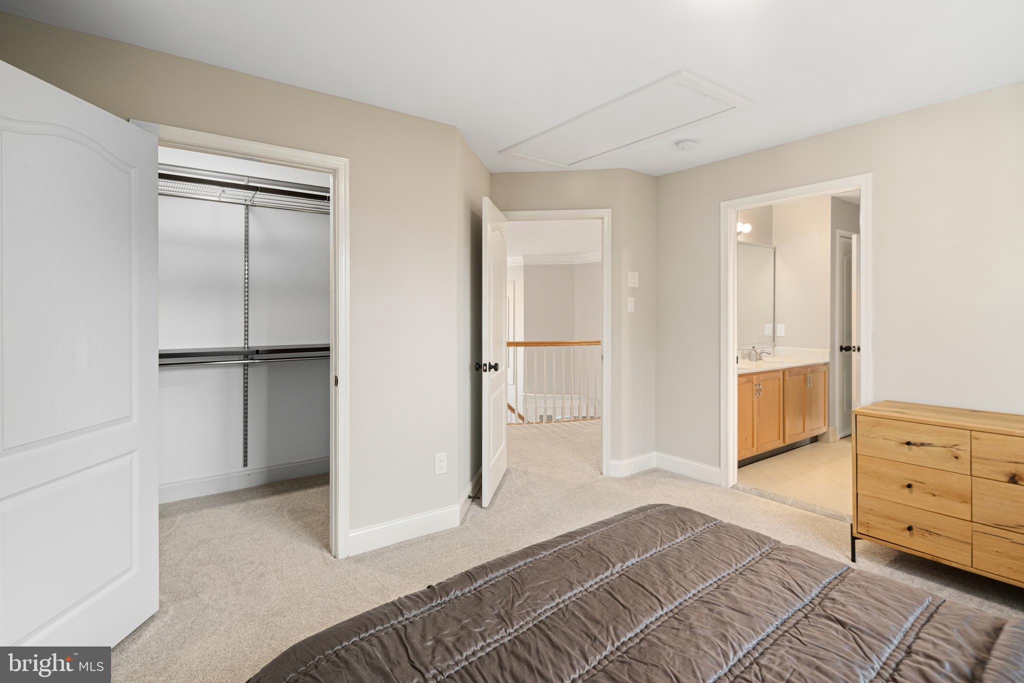 RIVERCREST - Residential