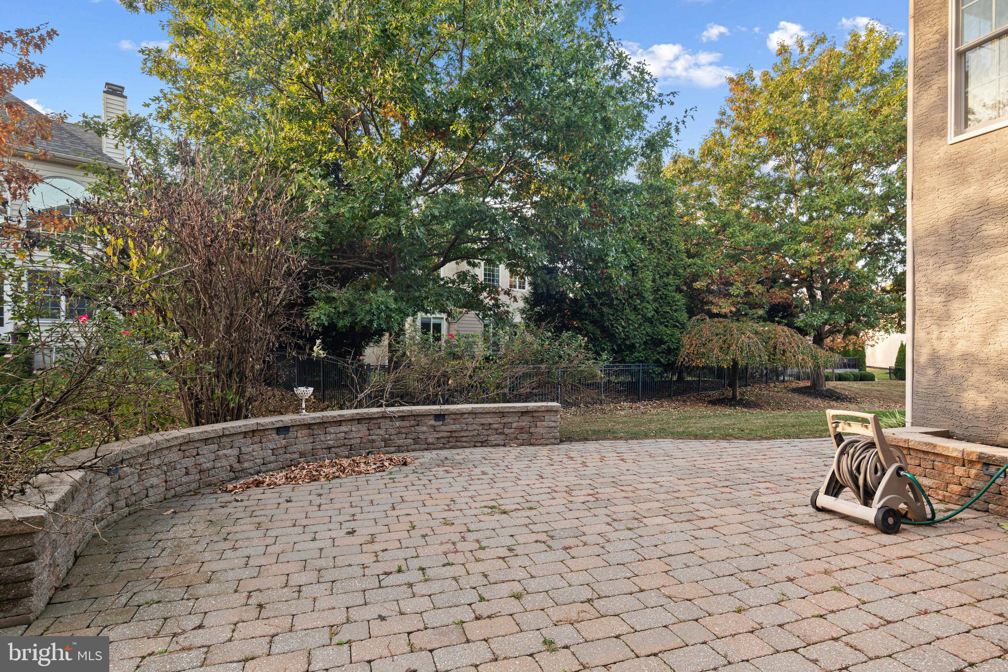 RIVERCREST - Residential