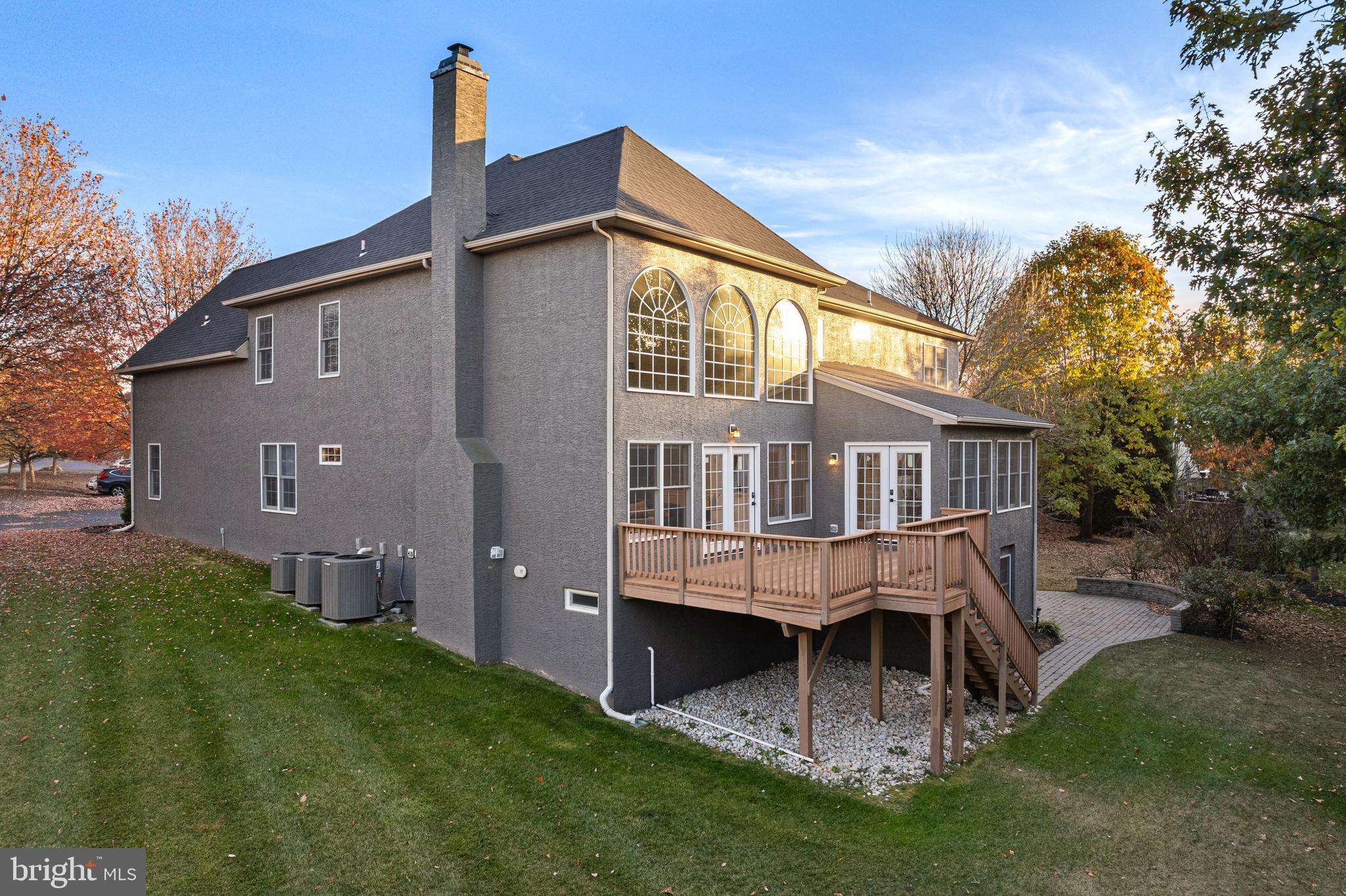 RIVERCREST - Residential