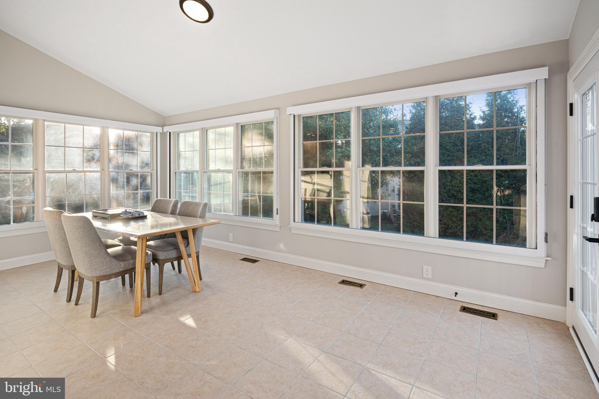 RIVERCREST - Residential