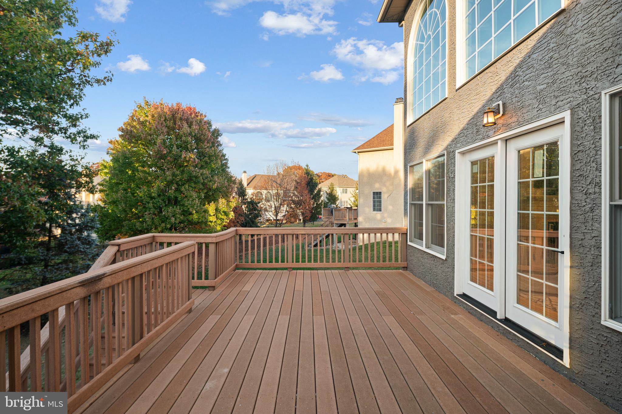 RIVERCREST - Residential