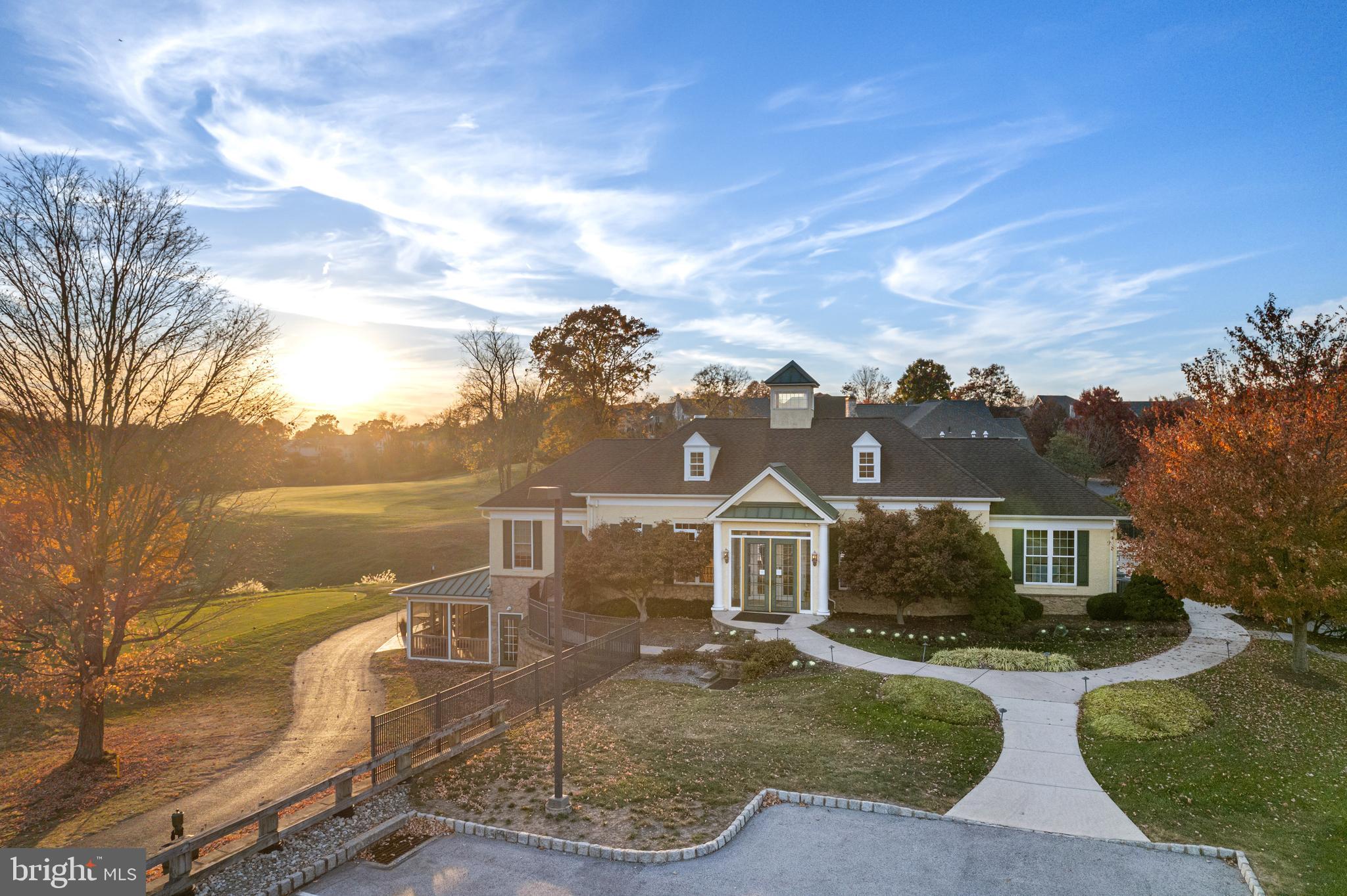 RIVERCREST - Residential