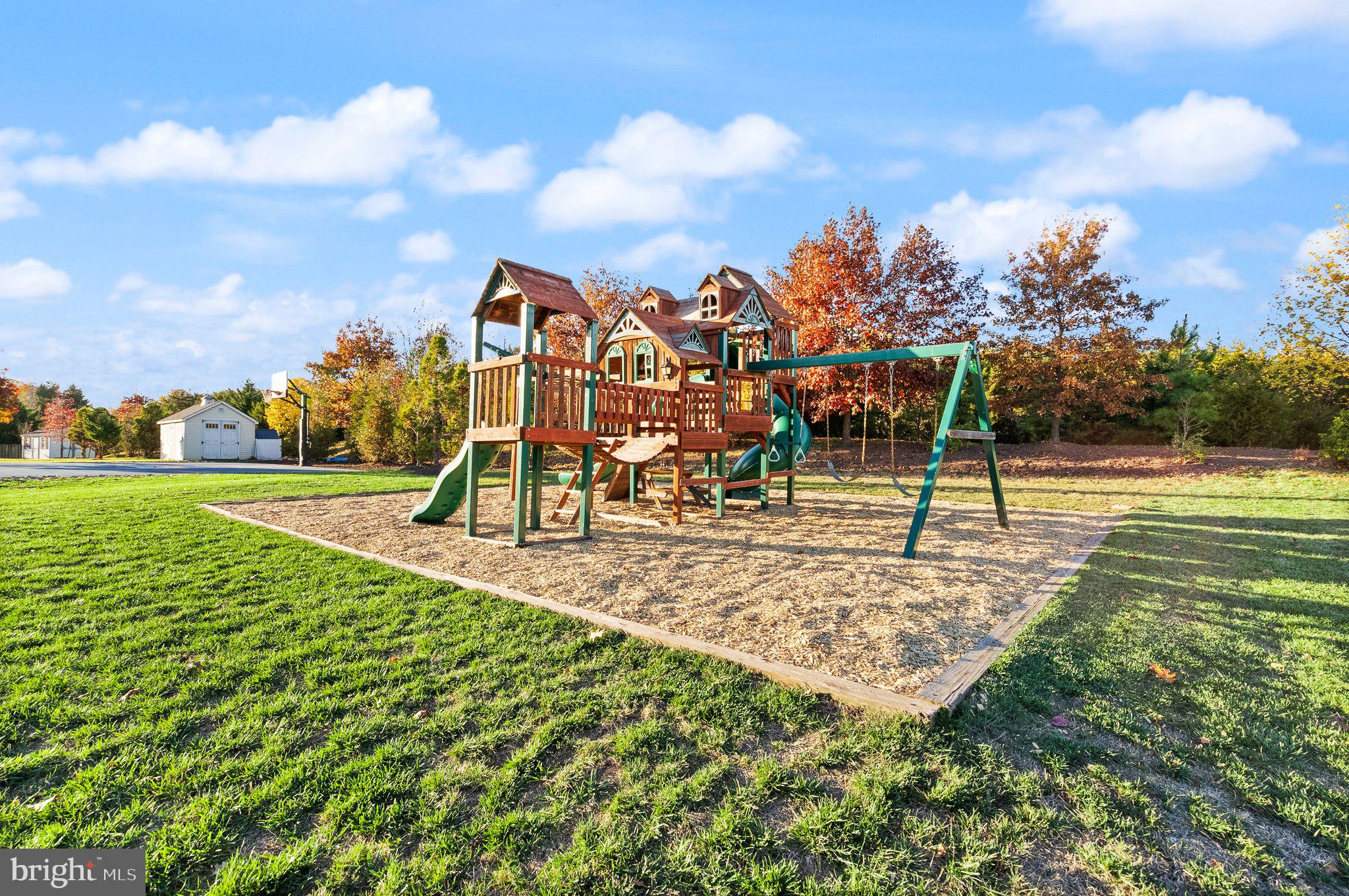 BRIARFIELD ESTATES - Residential