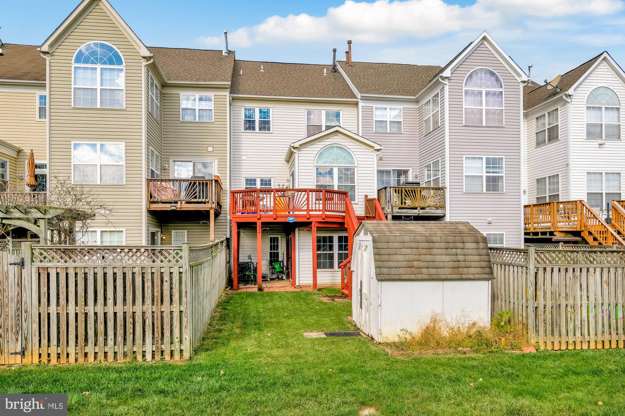 TUSCARORA KNOLLS - Residential