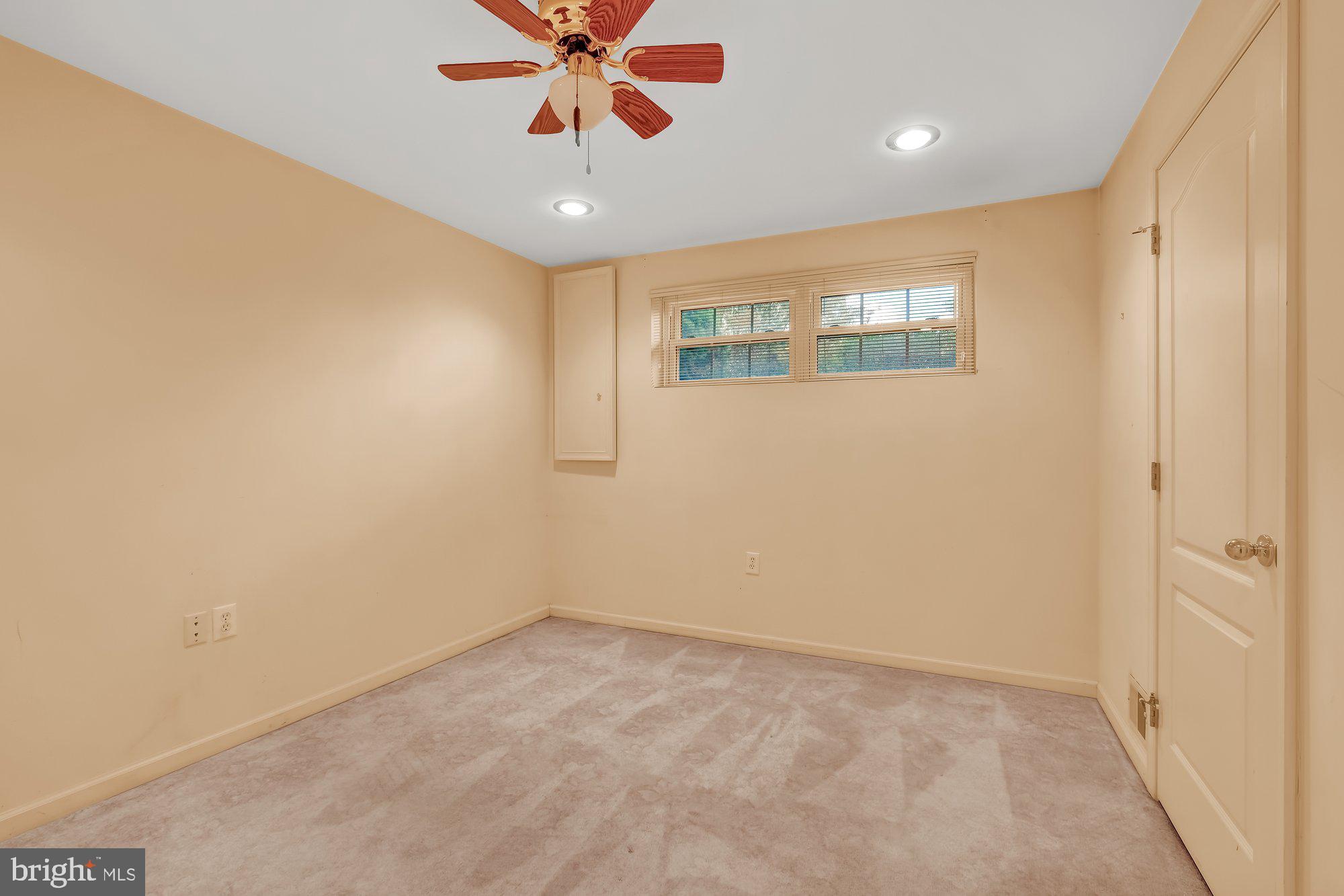 TUSCARORA KNOLLS - Residential