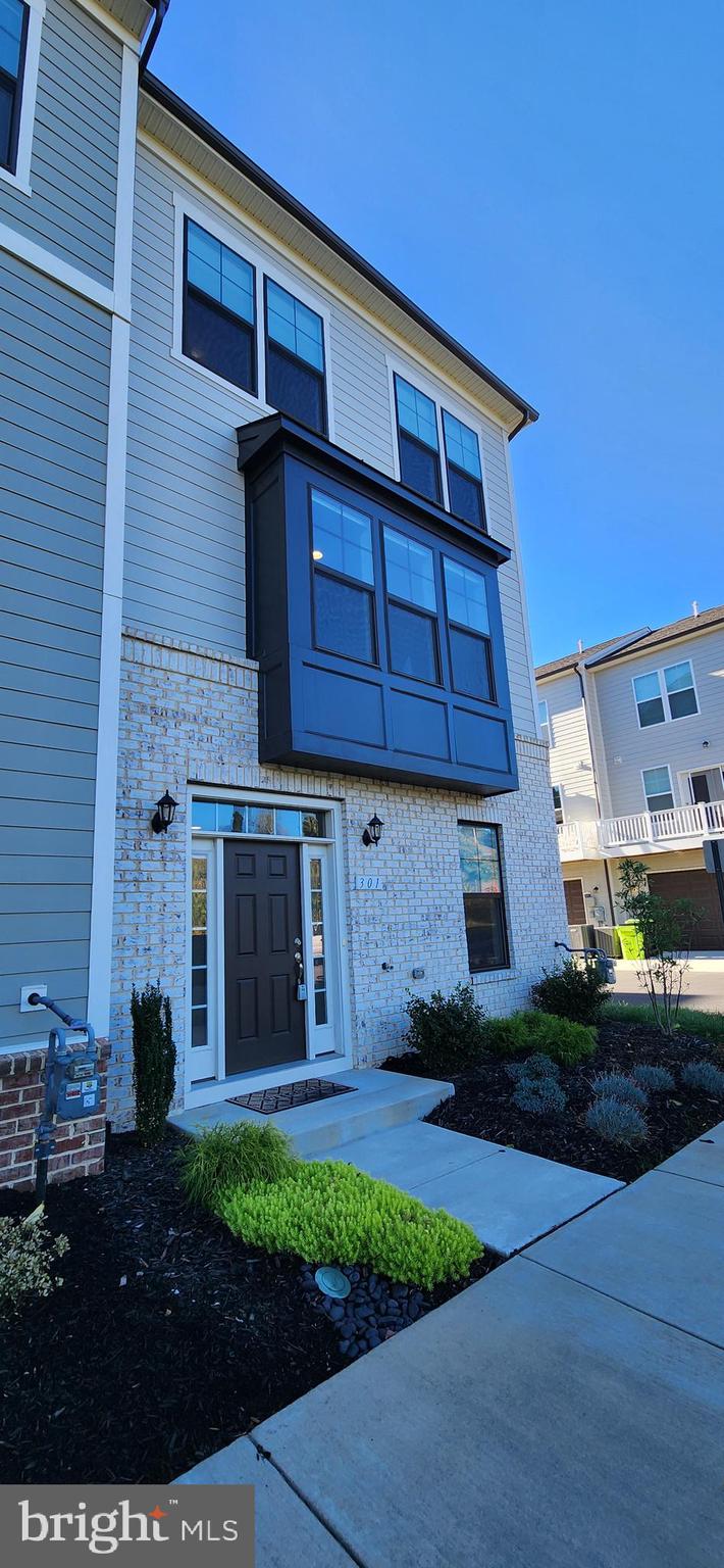 HIGHLANDER PARK - Residential Lease