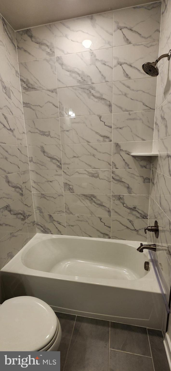 HIGHLANDER PARK - Residential Lease