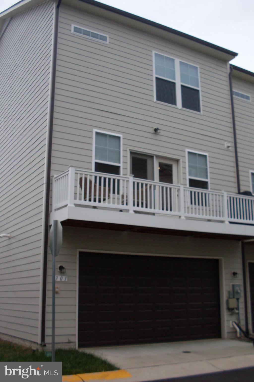 HIGHLANDER PARK - Residential Lease