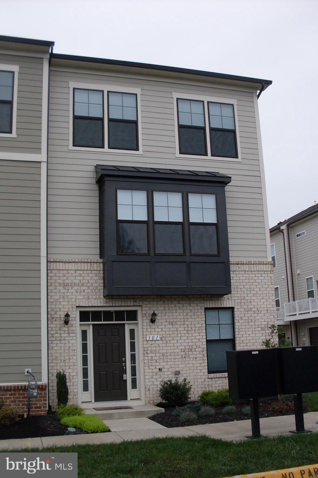 HIGHLANDER PARK - Residential Lease